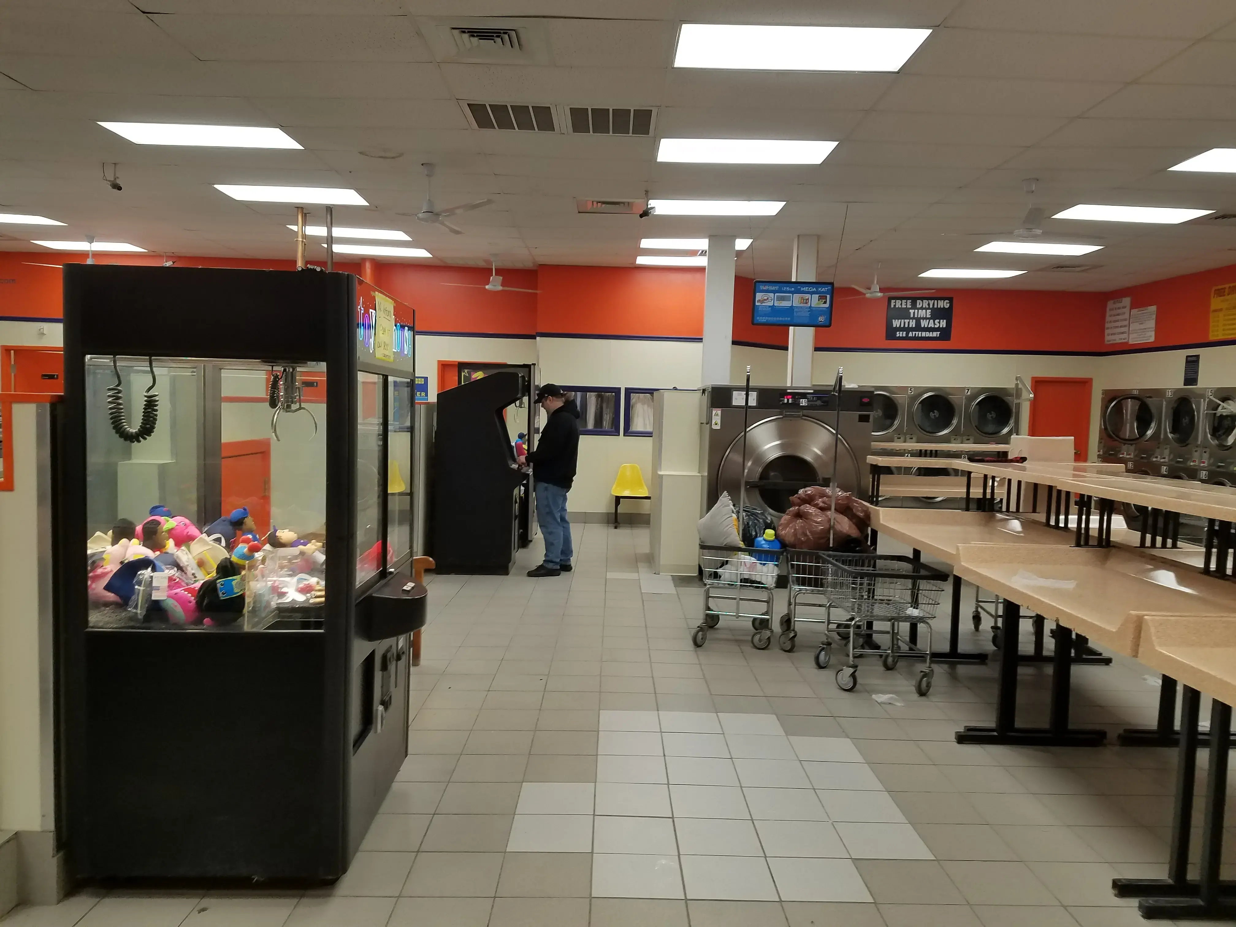 TopKat Super Laundromat - Image 11