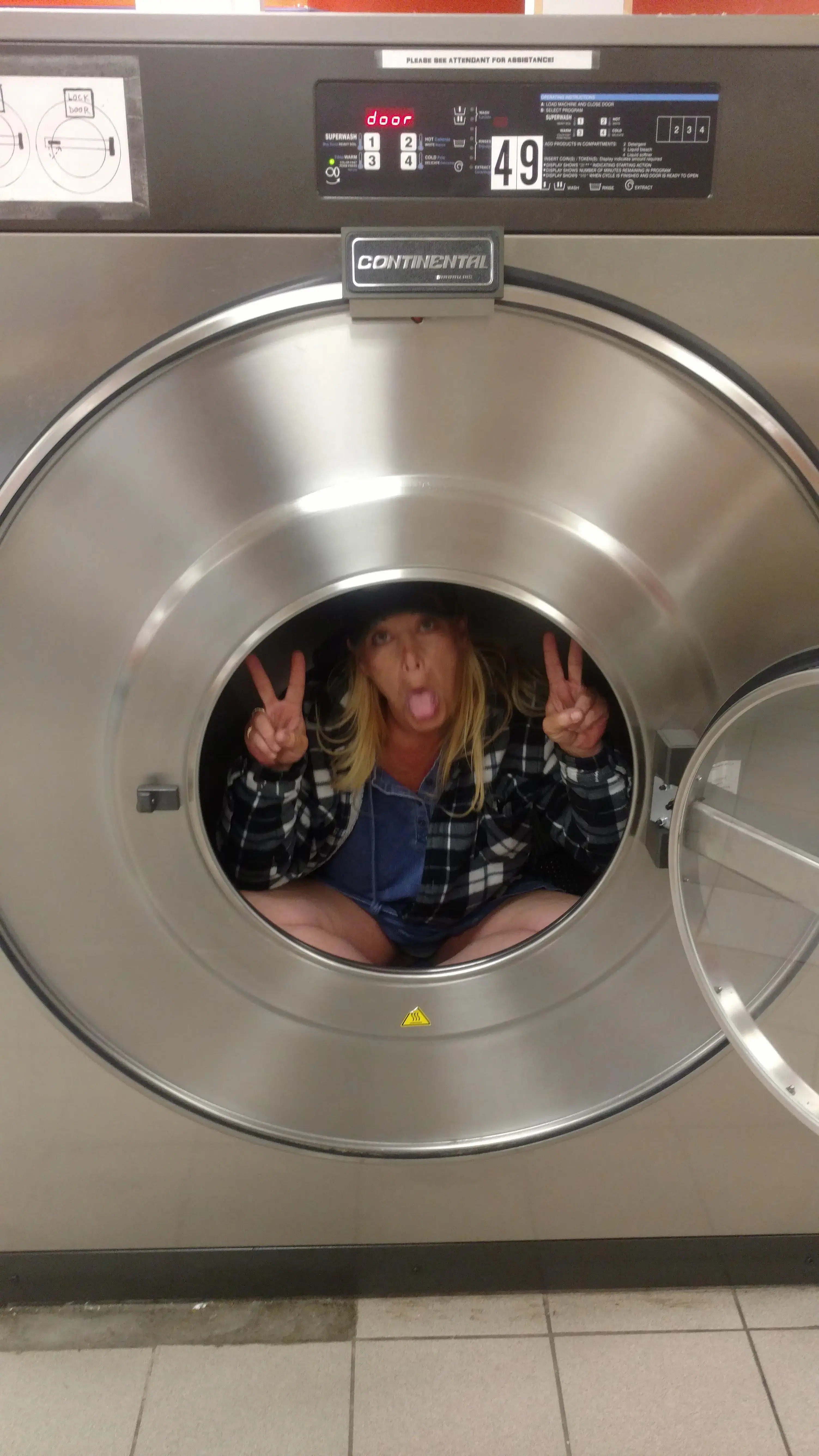 TopKat Super Laundromat - Image 10