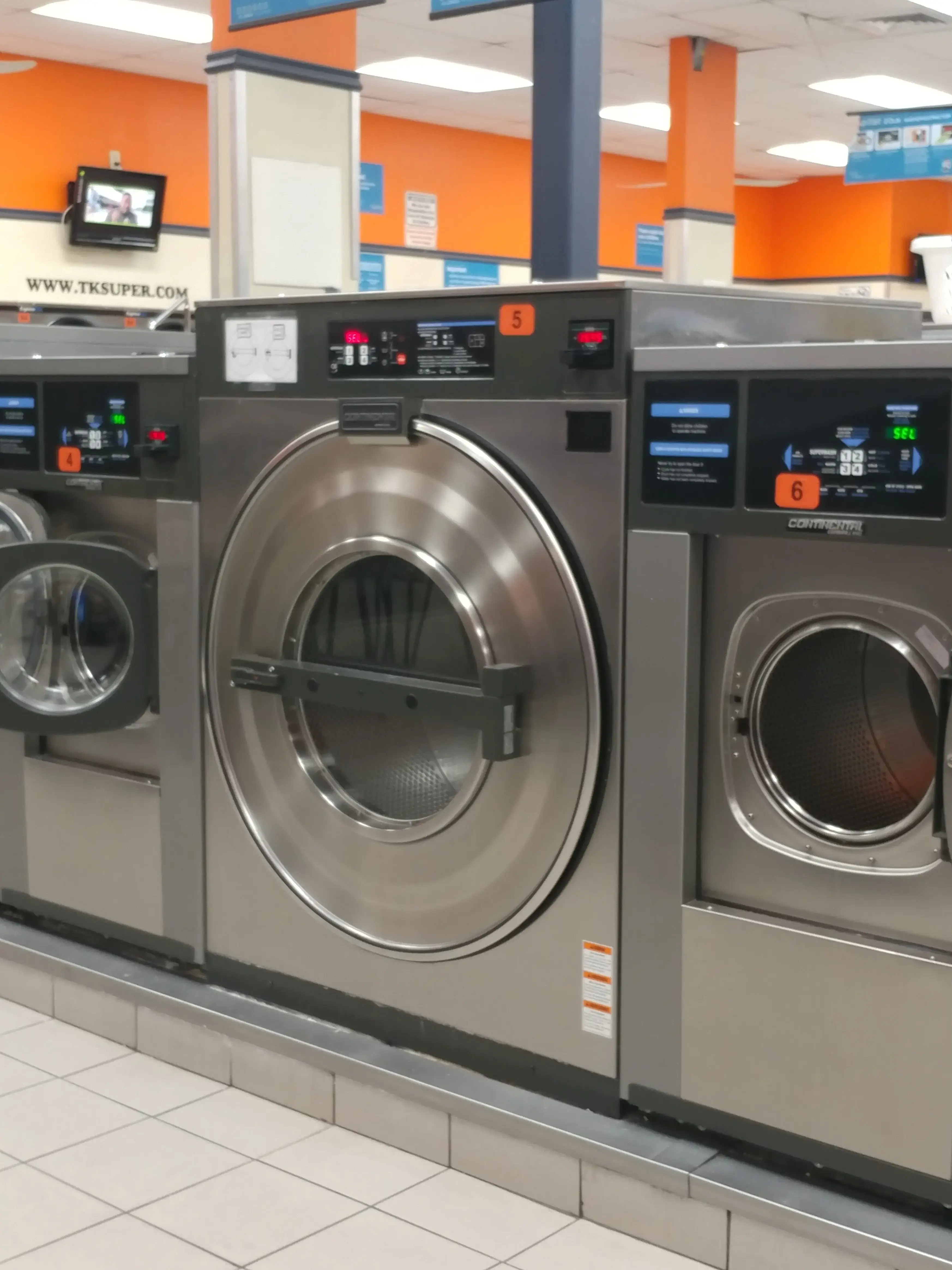 TopKat Super Laundromat - Image 5