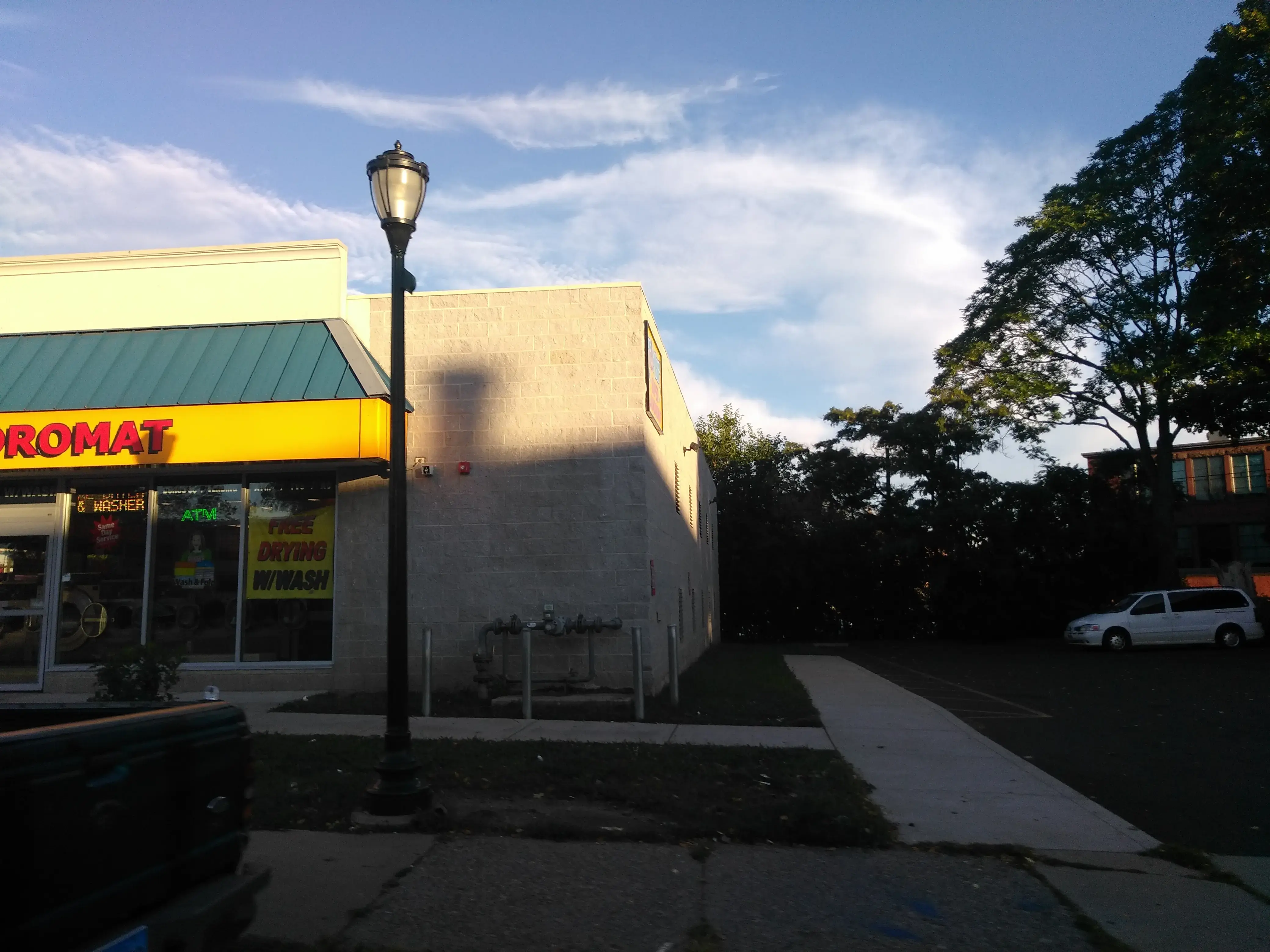 TopKat Super Laundromat - Image 12