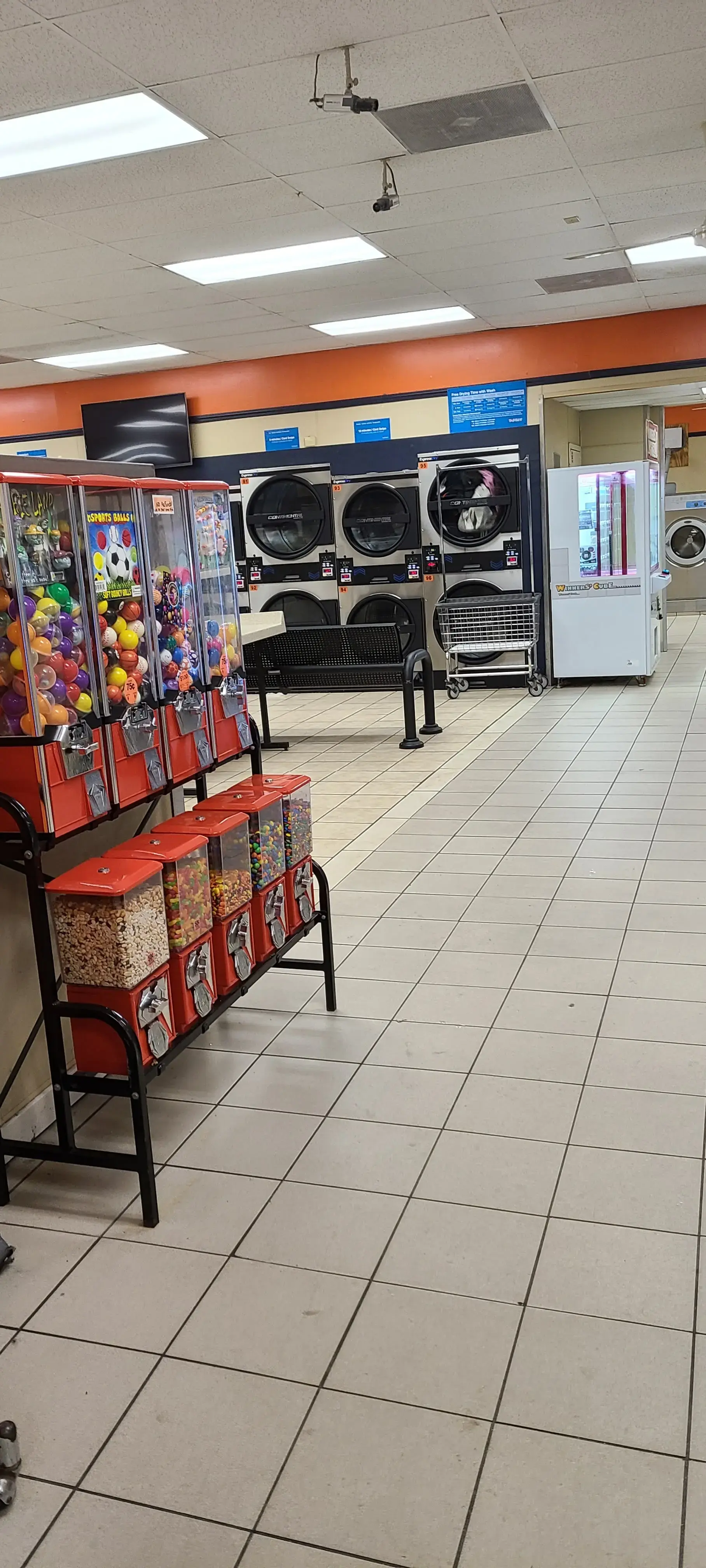 TopKat Super Laundromat - Image 12