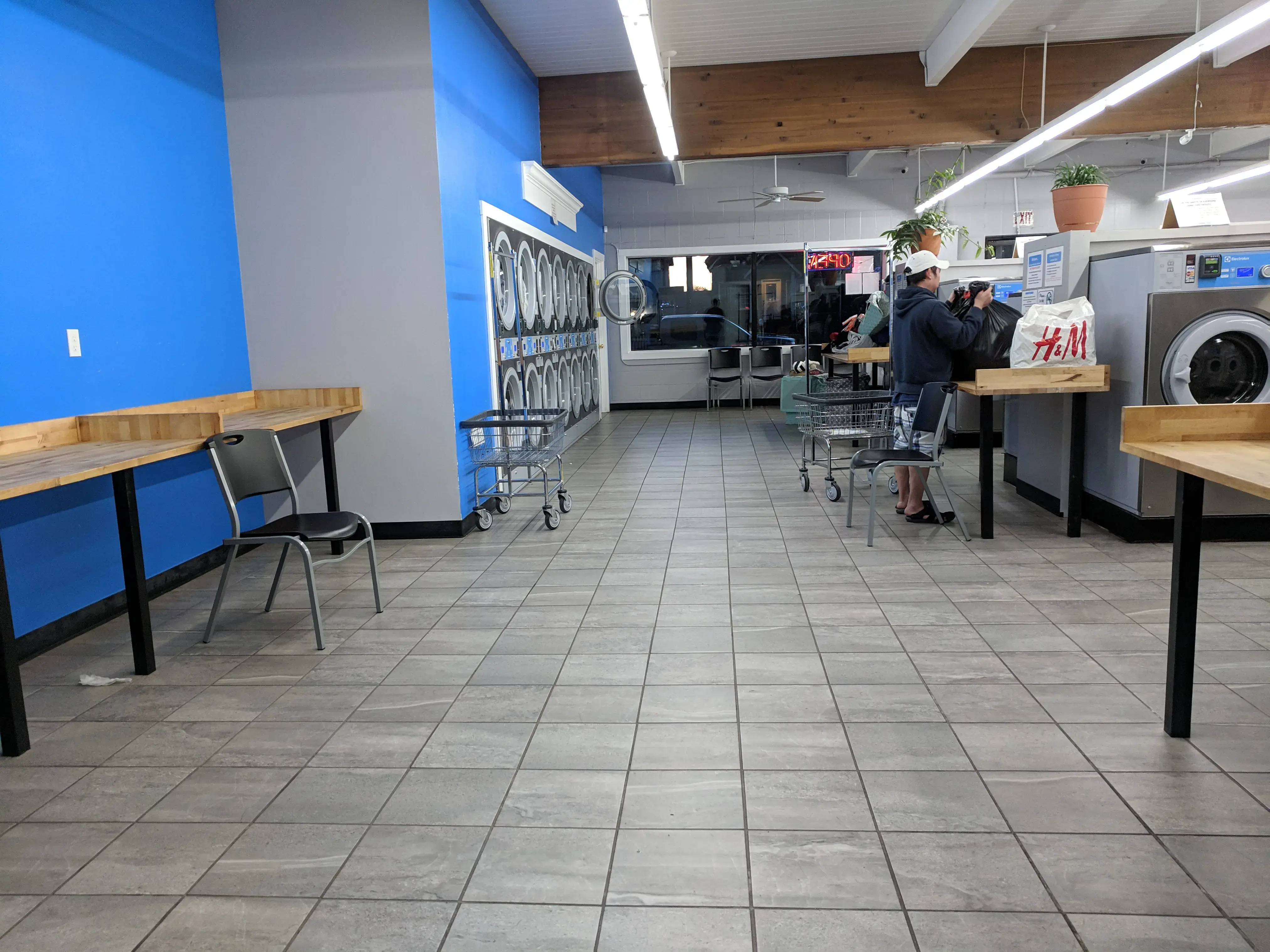 Tops Laundry - Image 14