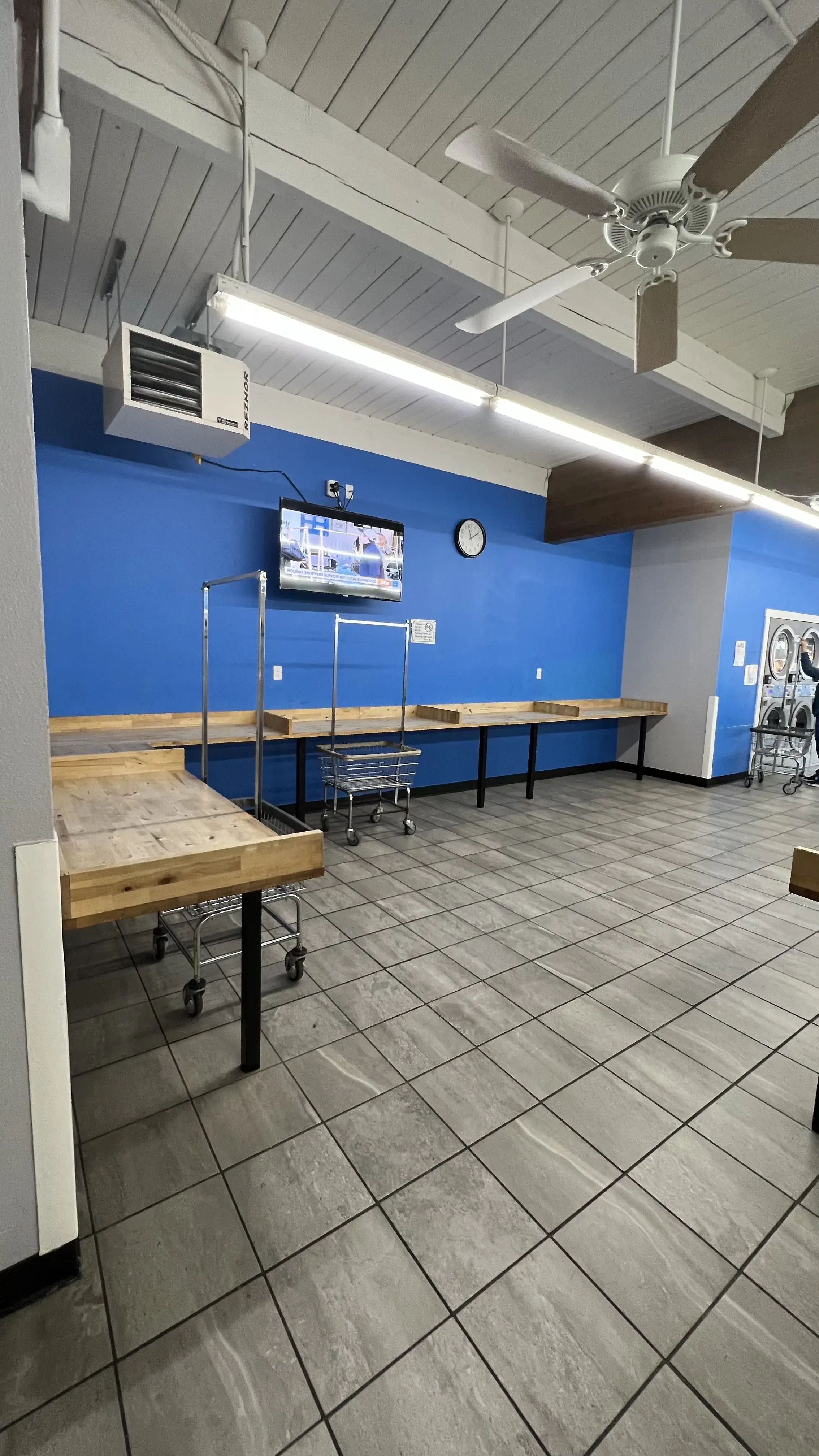 Tops Laundry - Image 8
