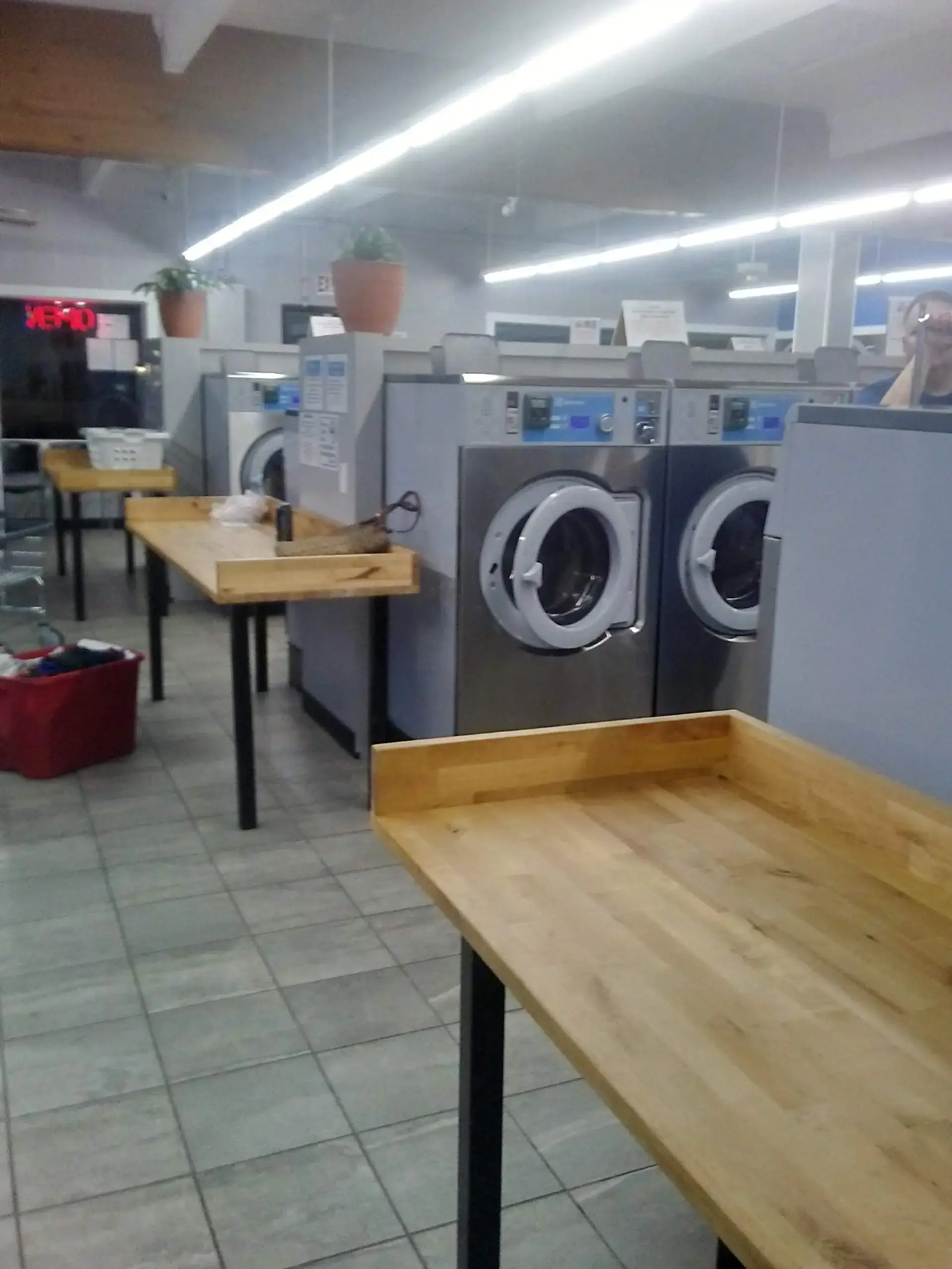 Tops Laundry - Image 11