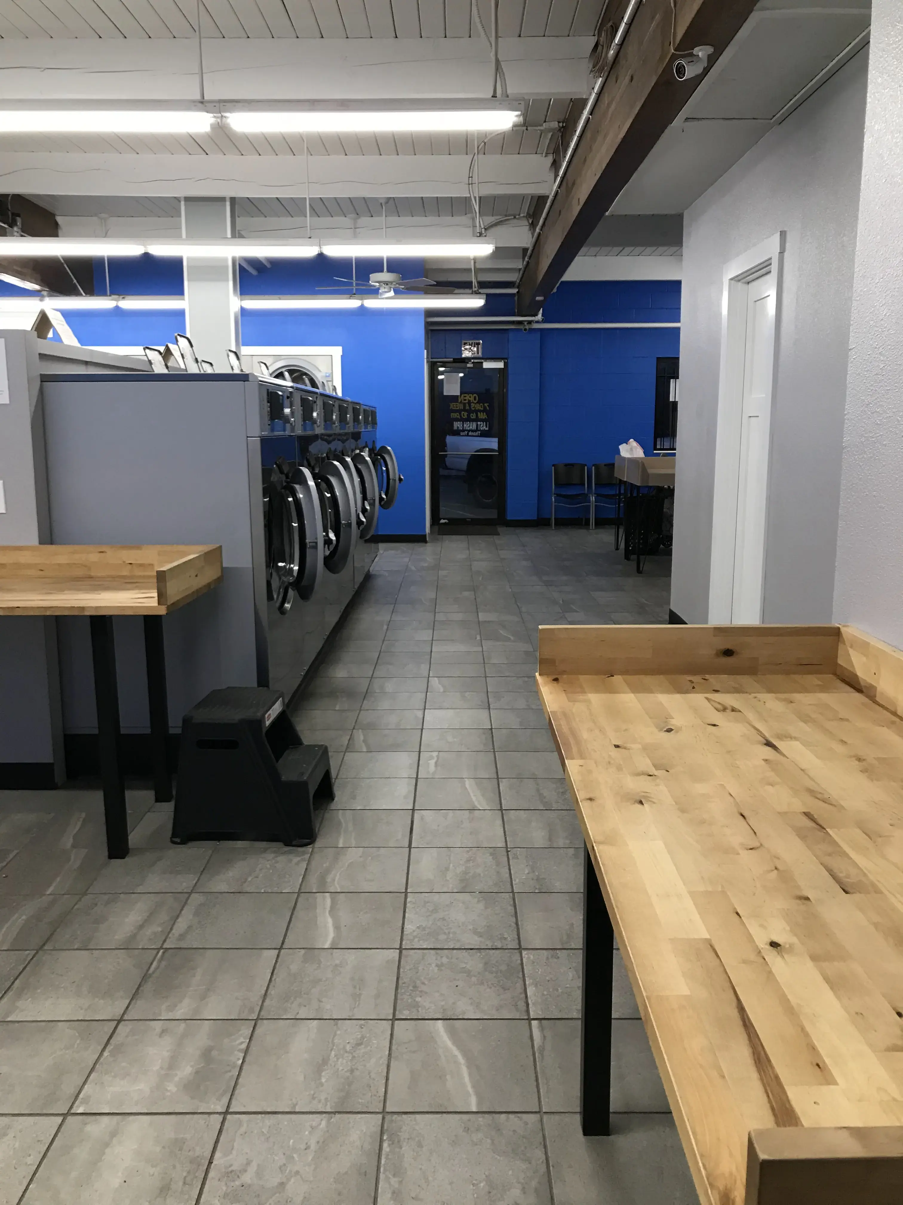 Tops Laundry - Image 12