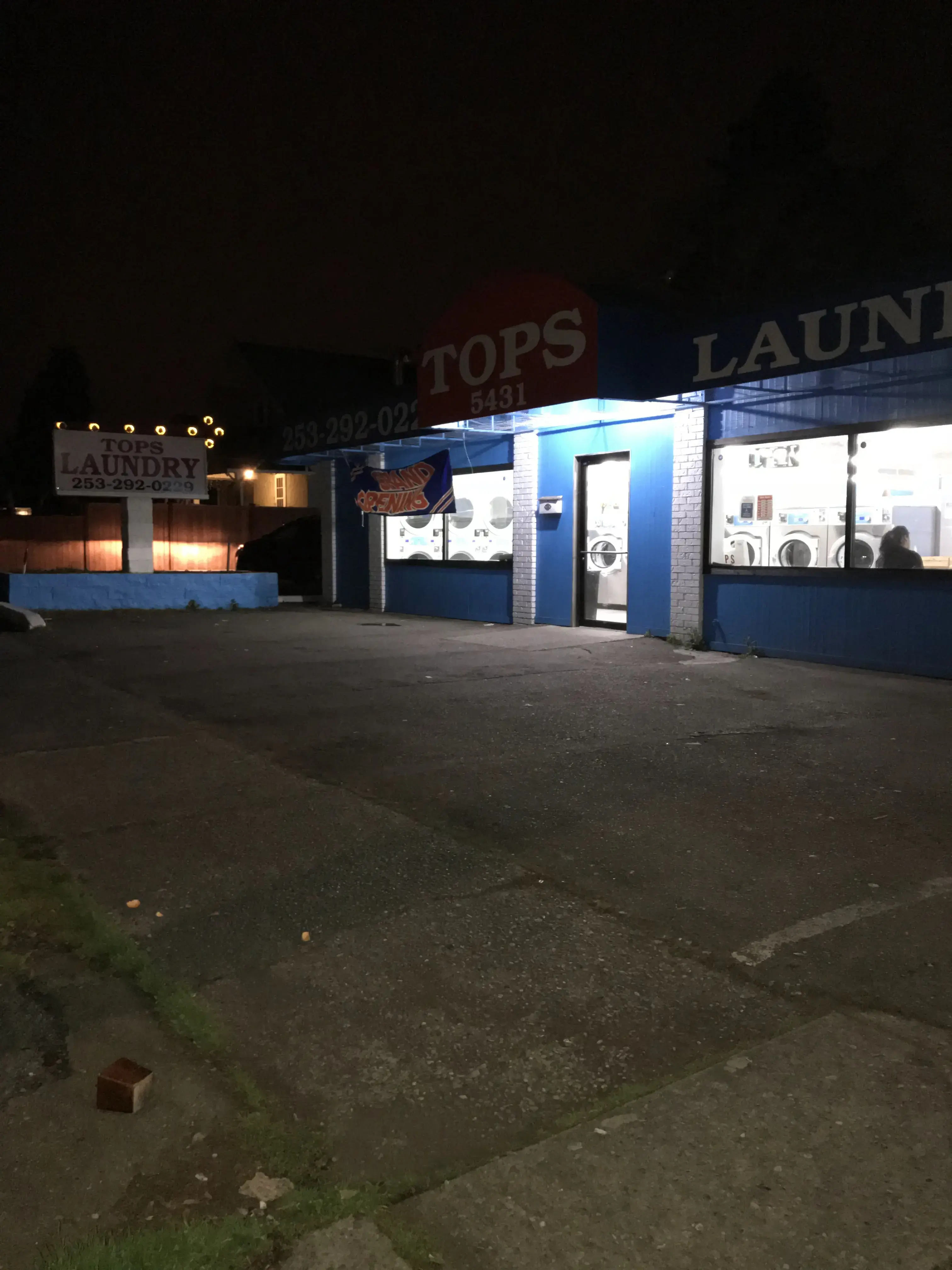 Tops Laundry - Image 9