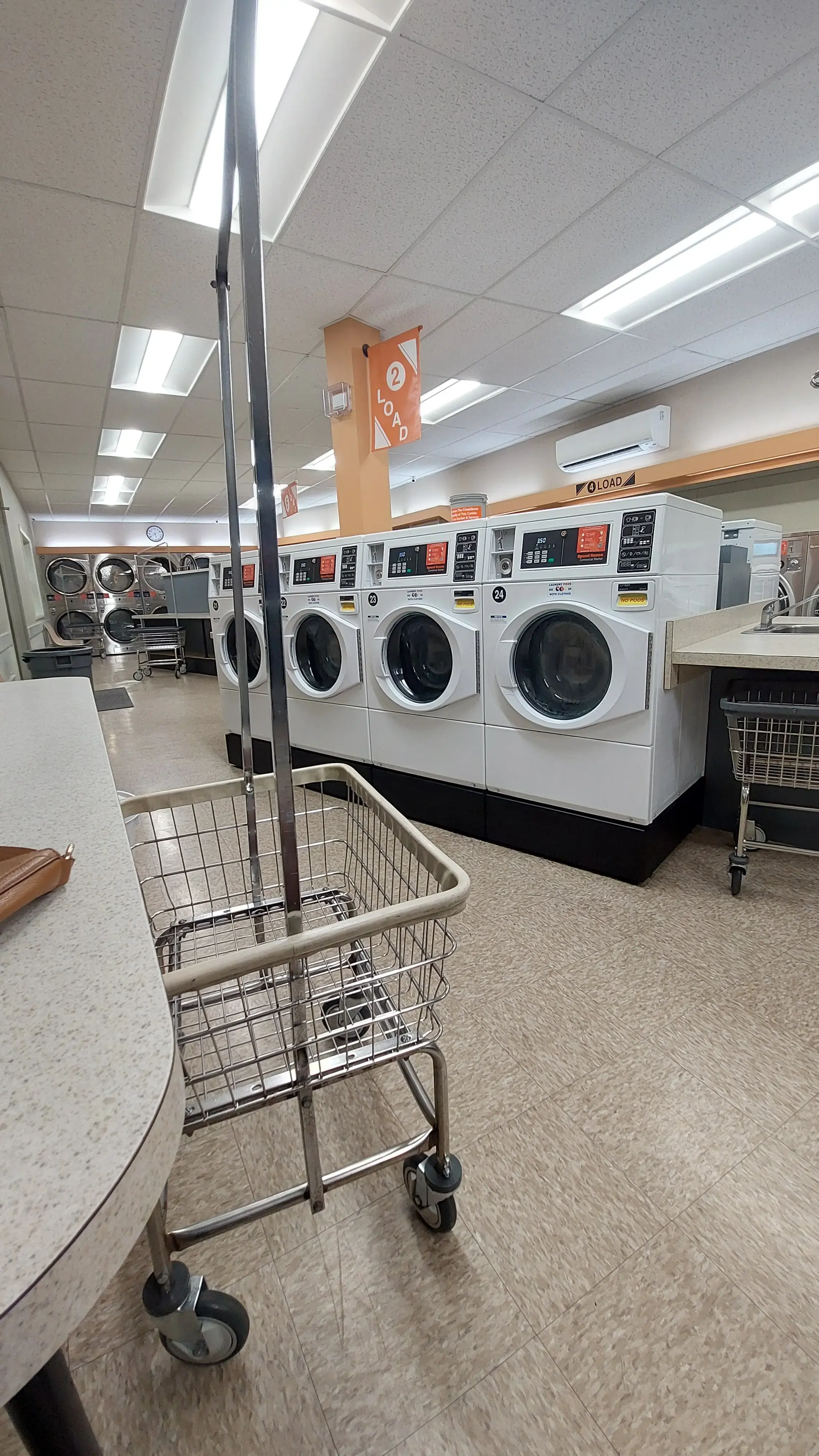 Topton Laundromat - Image 18