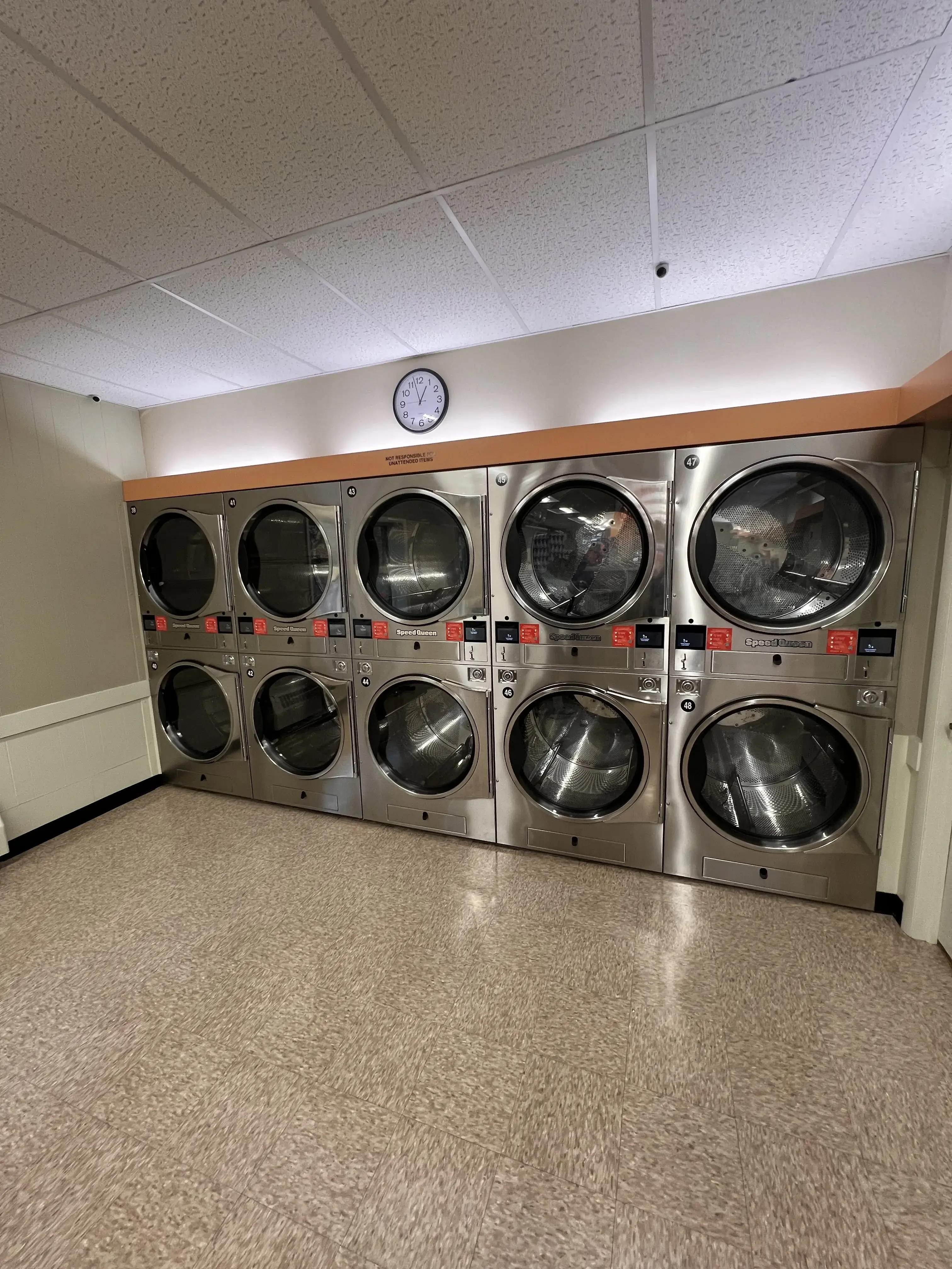 Topton Laundromat - Image 14