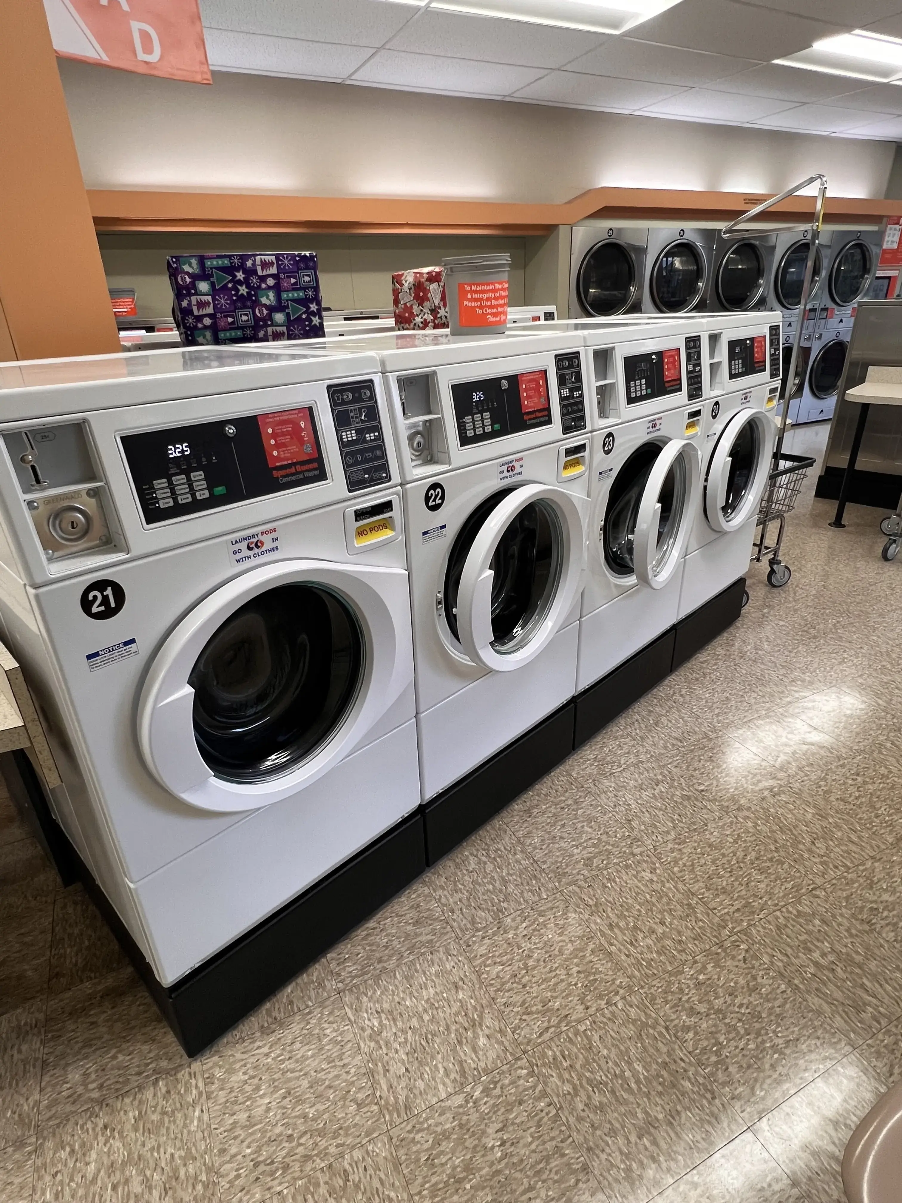 Topton Laundromat thumbnail 2