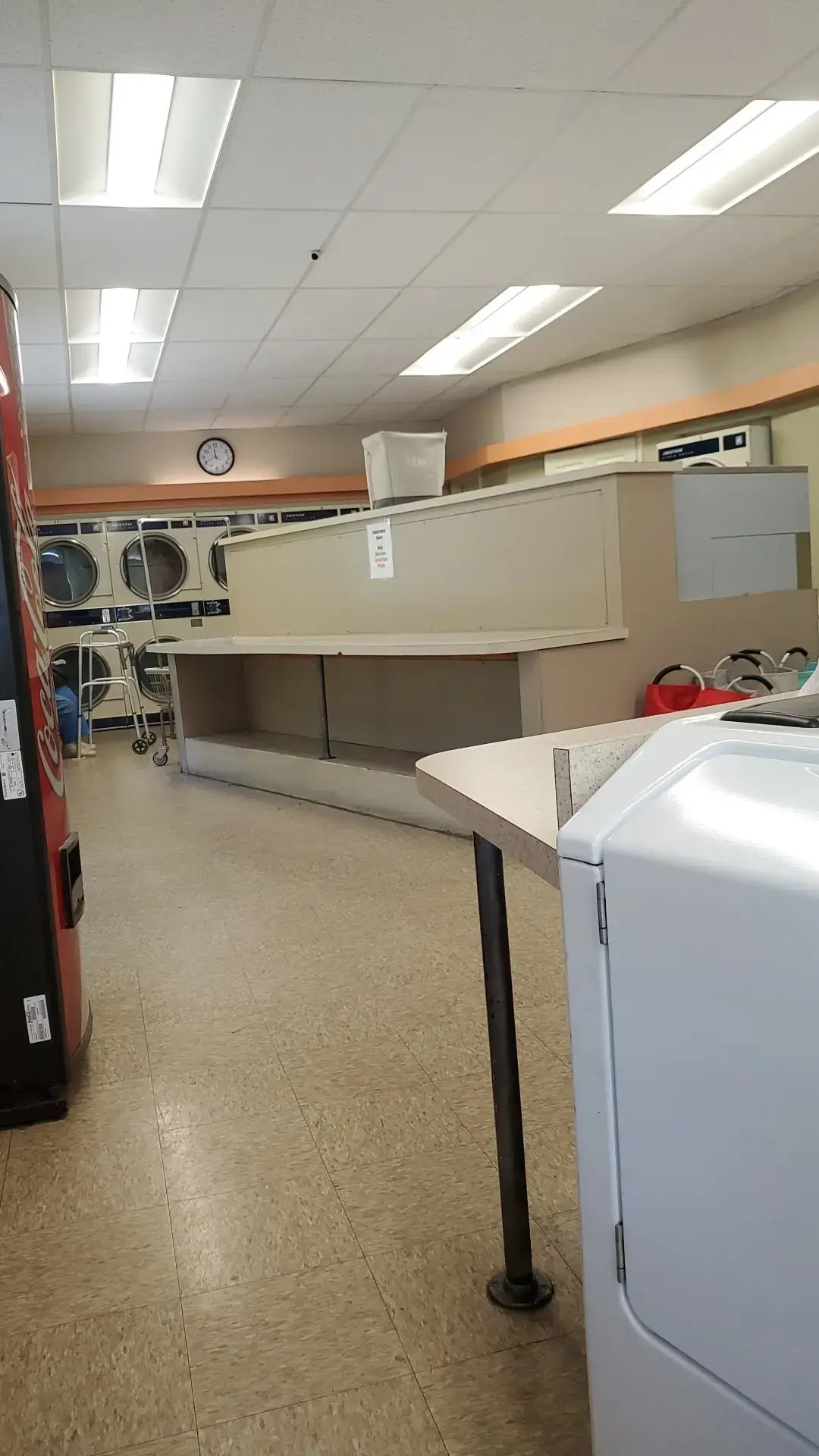 Topton Laundromat thumbnail 9