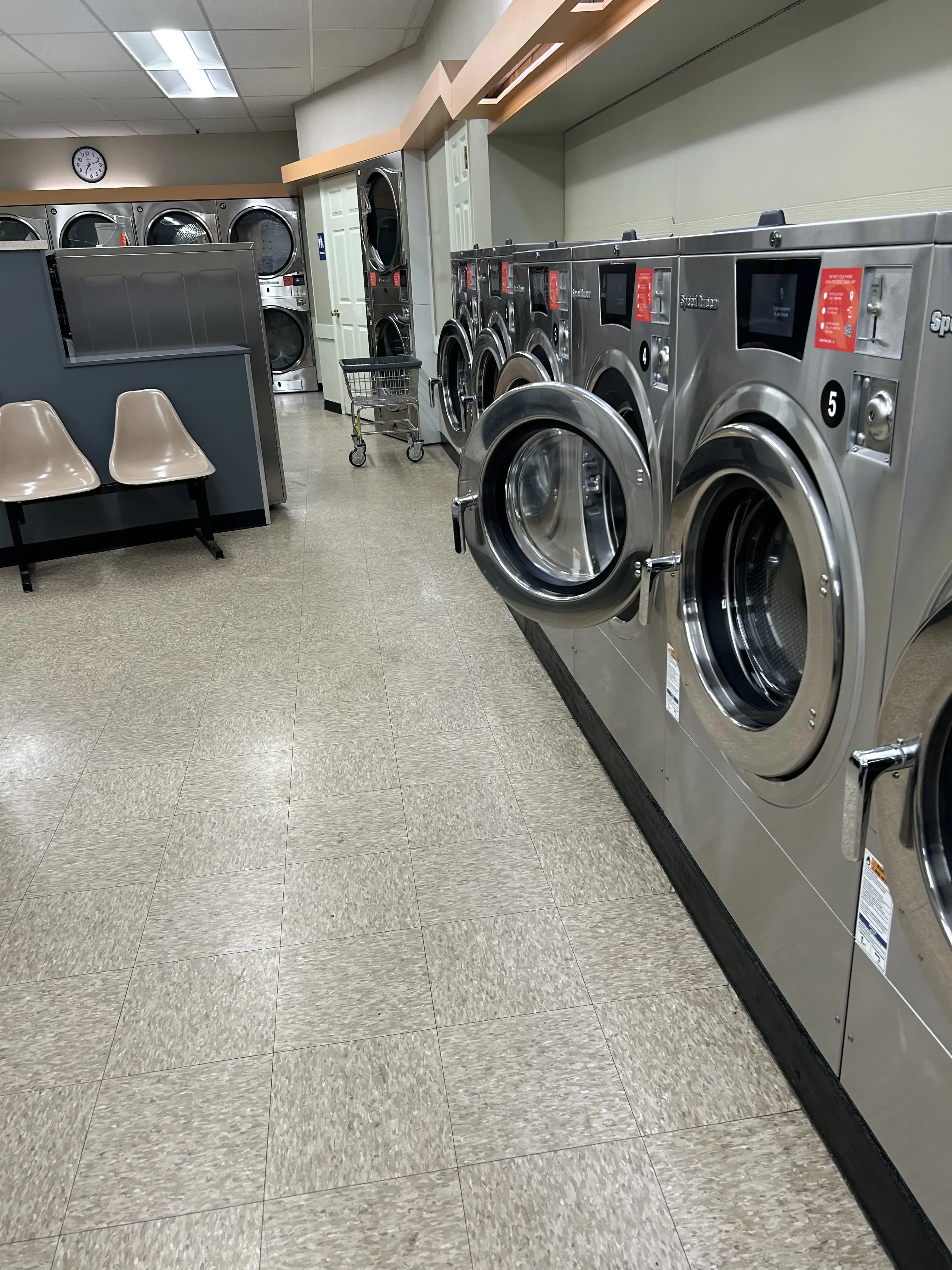 Topton Laundromat thumbnail 19