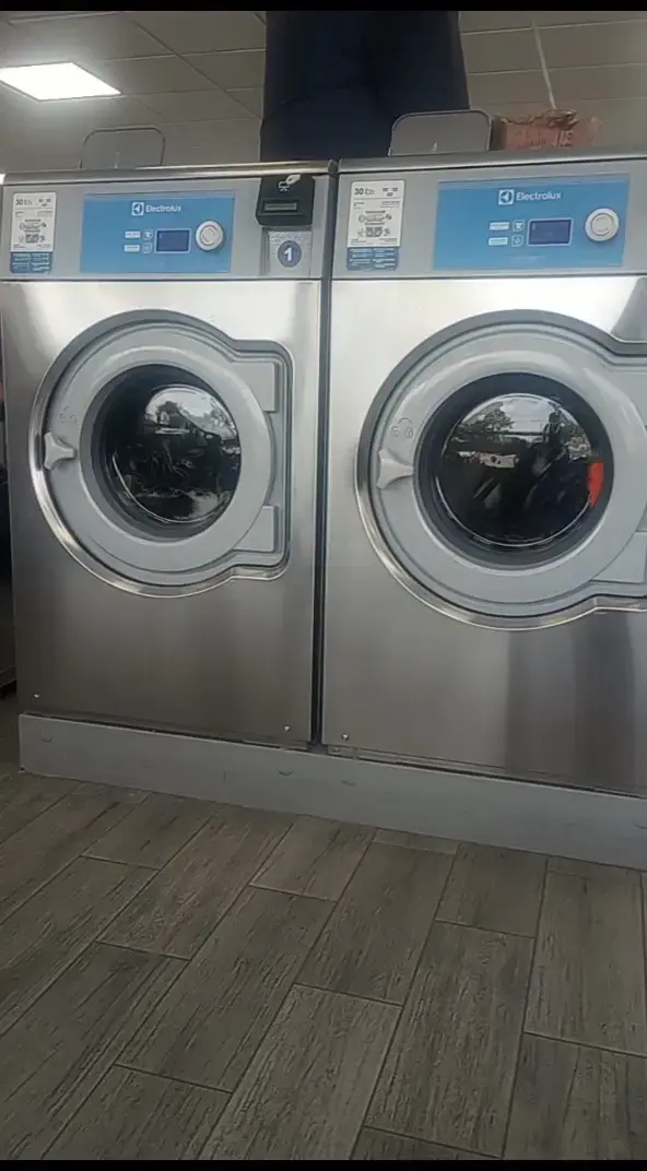 Tornado Express Laundry Irving - Image 18