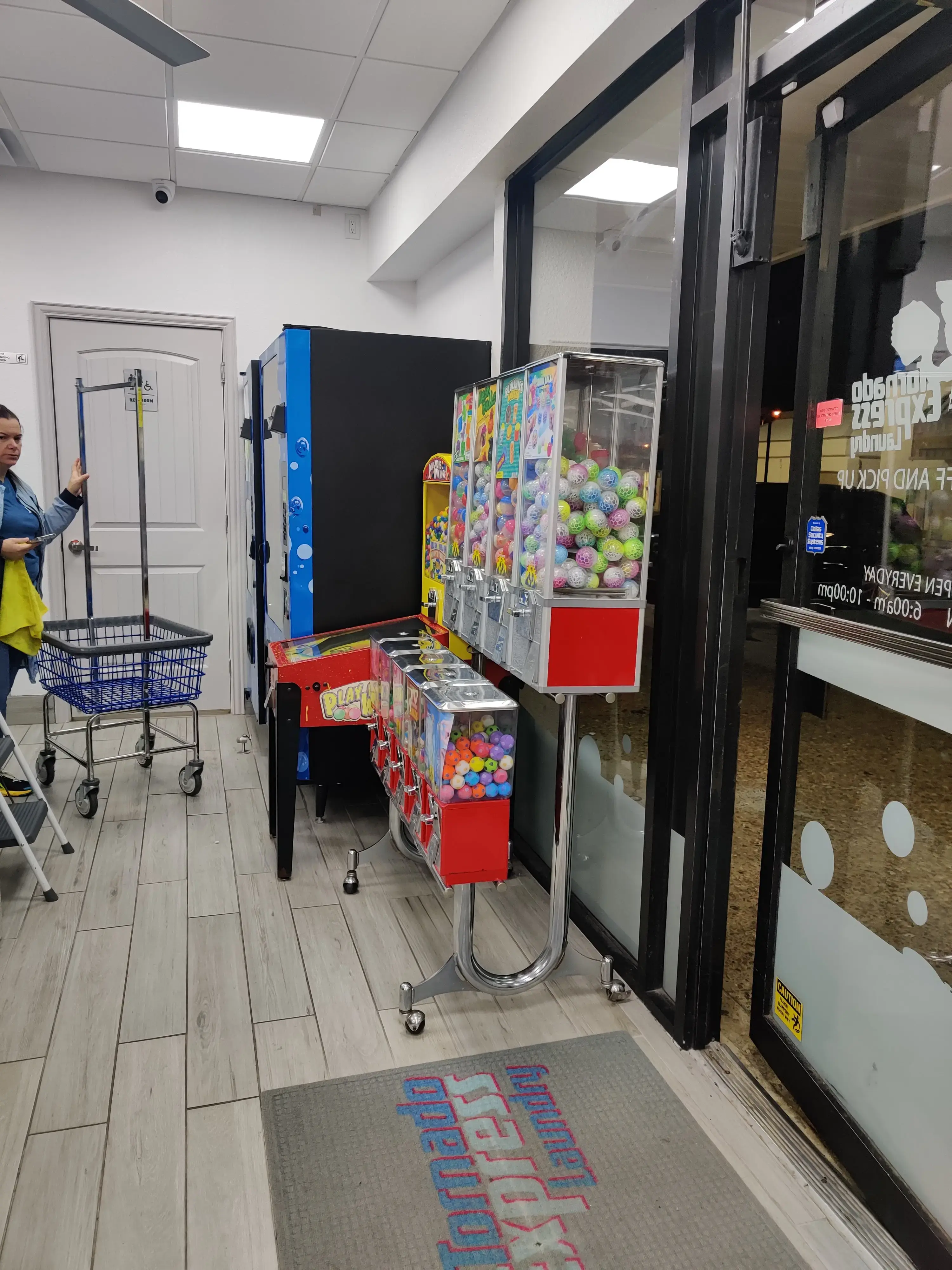 Tornado Express Laundry Plano - Image 10
