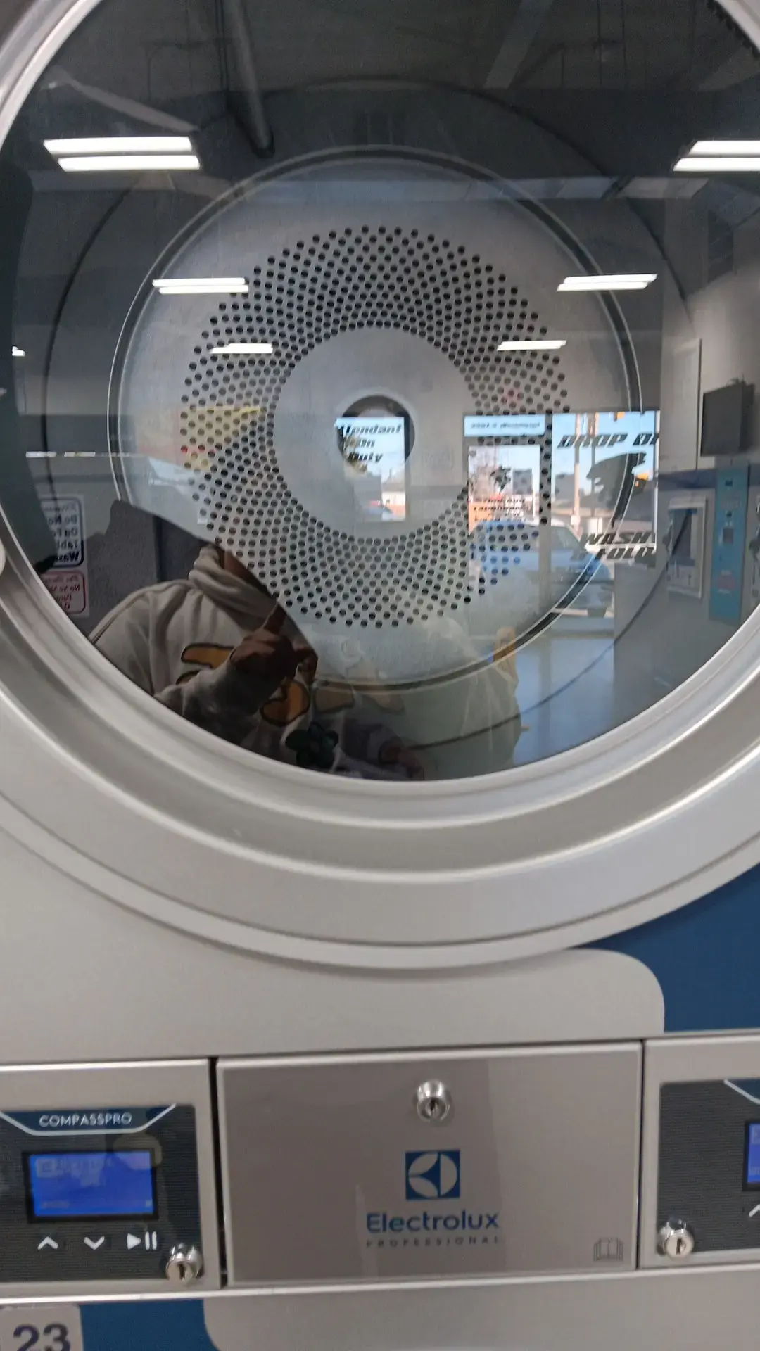 Tornado Laundromat - Image 10