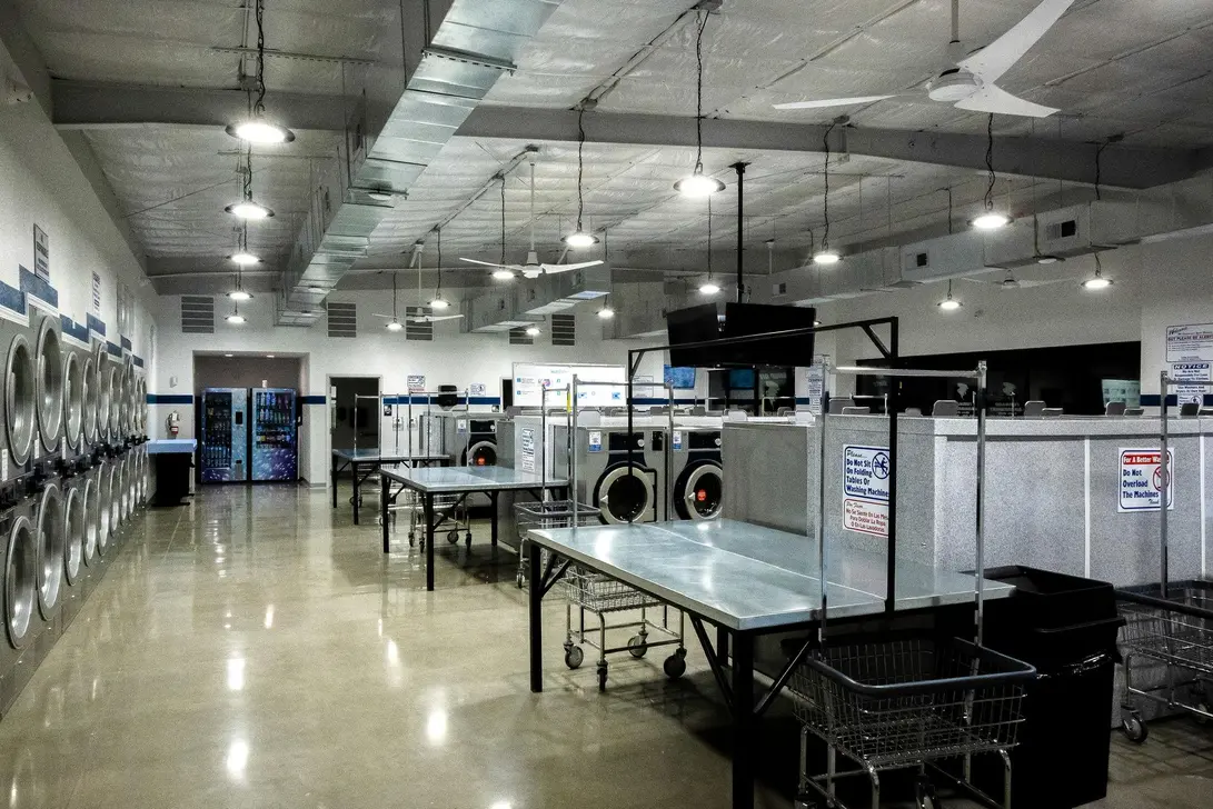 Tornado Laundromat - Image 4