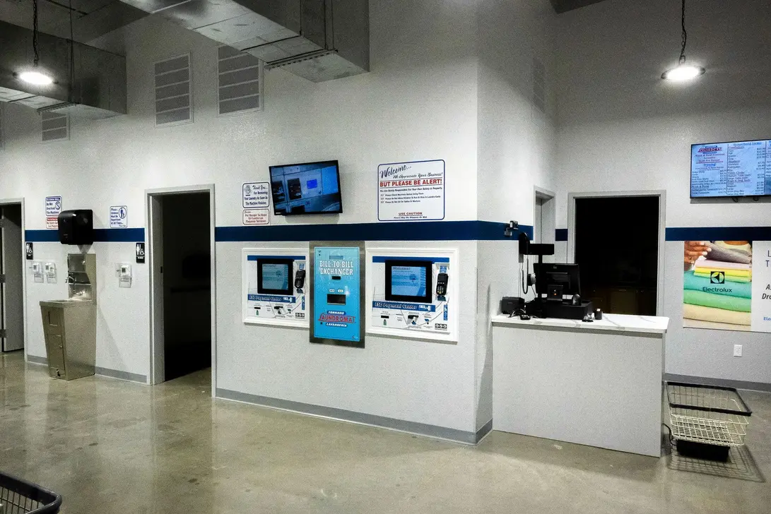 Tornado Laundromat - Image 3