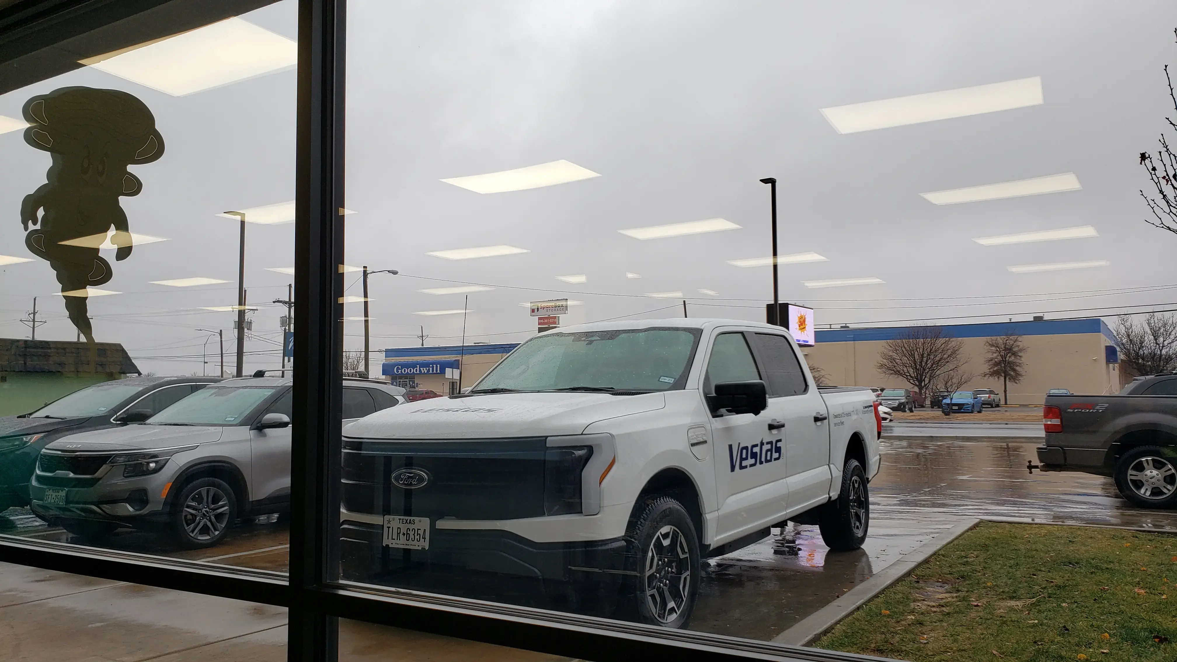 Tornado Laundromat - Image 18