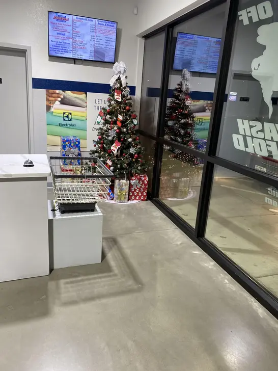 Tornado Laundromat - Image 6