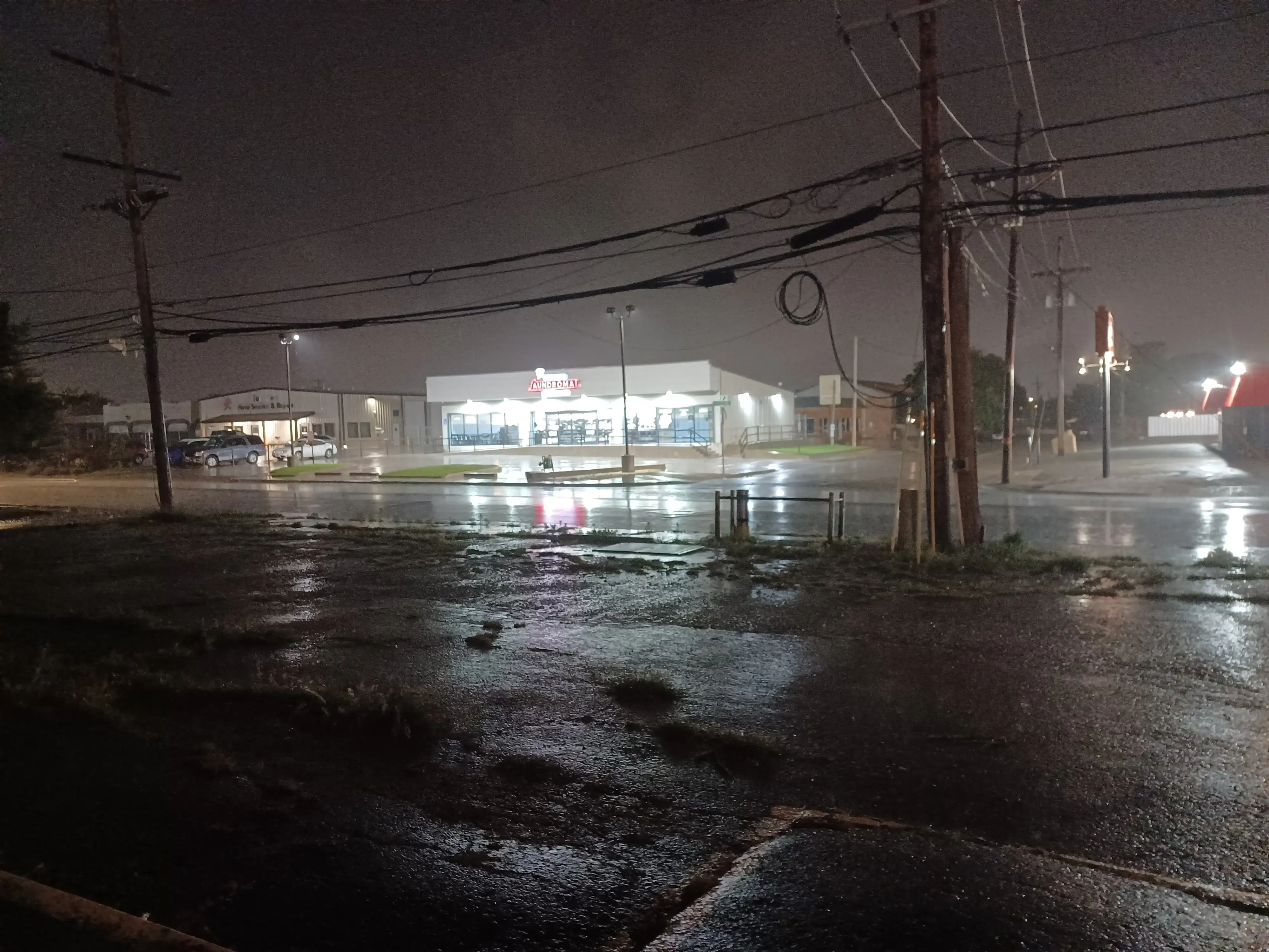 Tornado Laundromat thumbnail 5