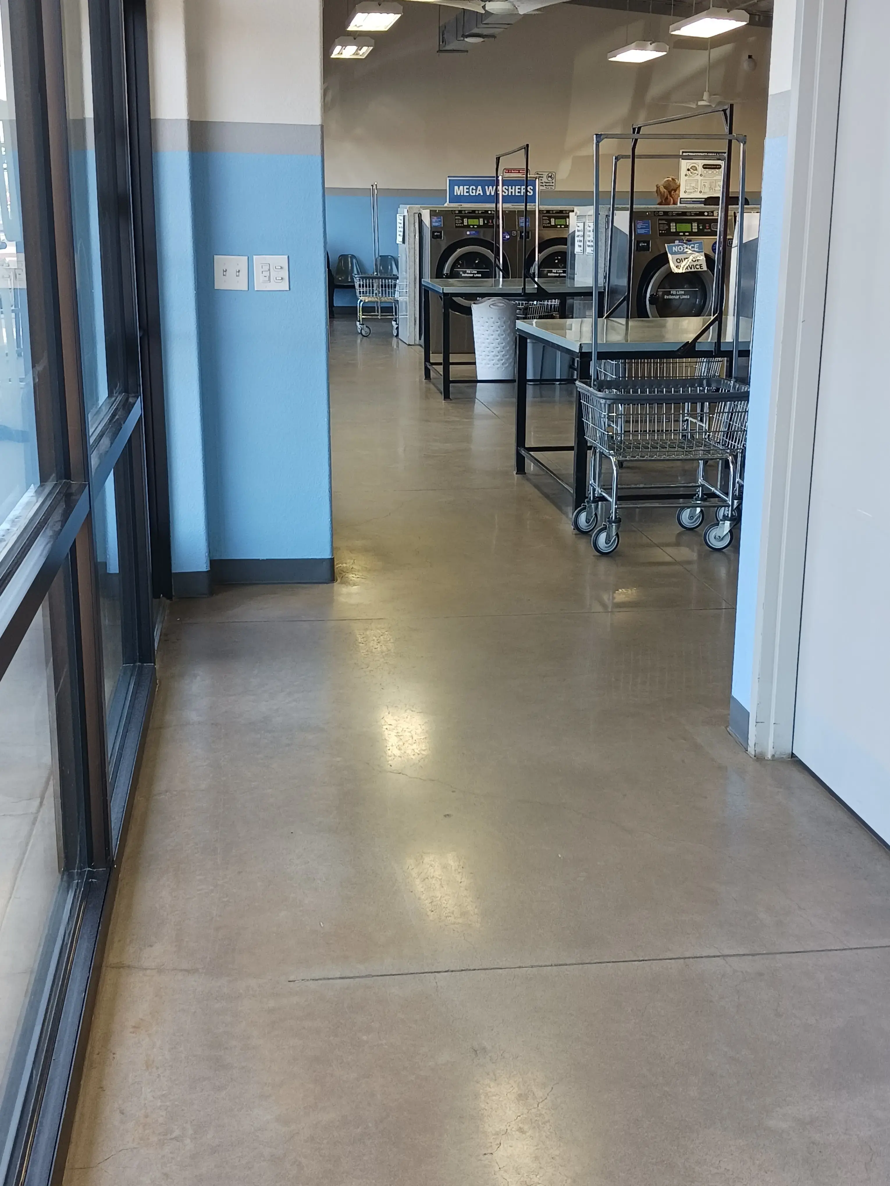 Tornado Laundromat - Image 9