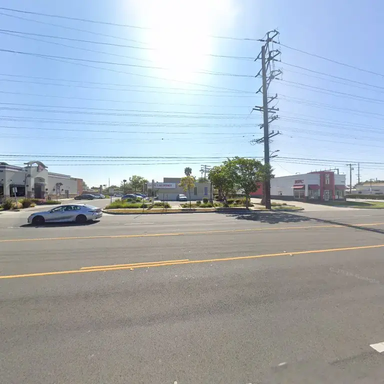 Torrance Coin Laundry - Image 12