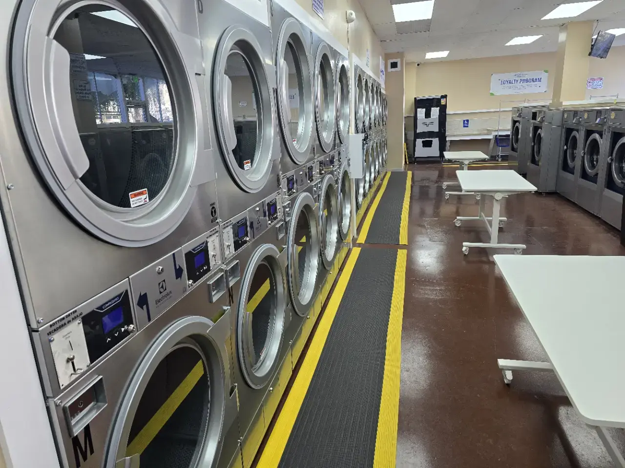 Toss N Turn Laundry thumbnail 2