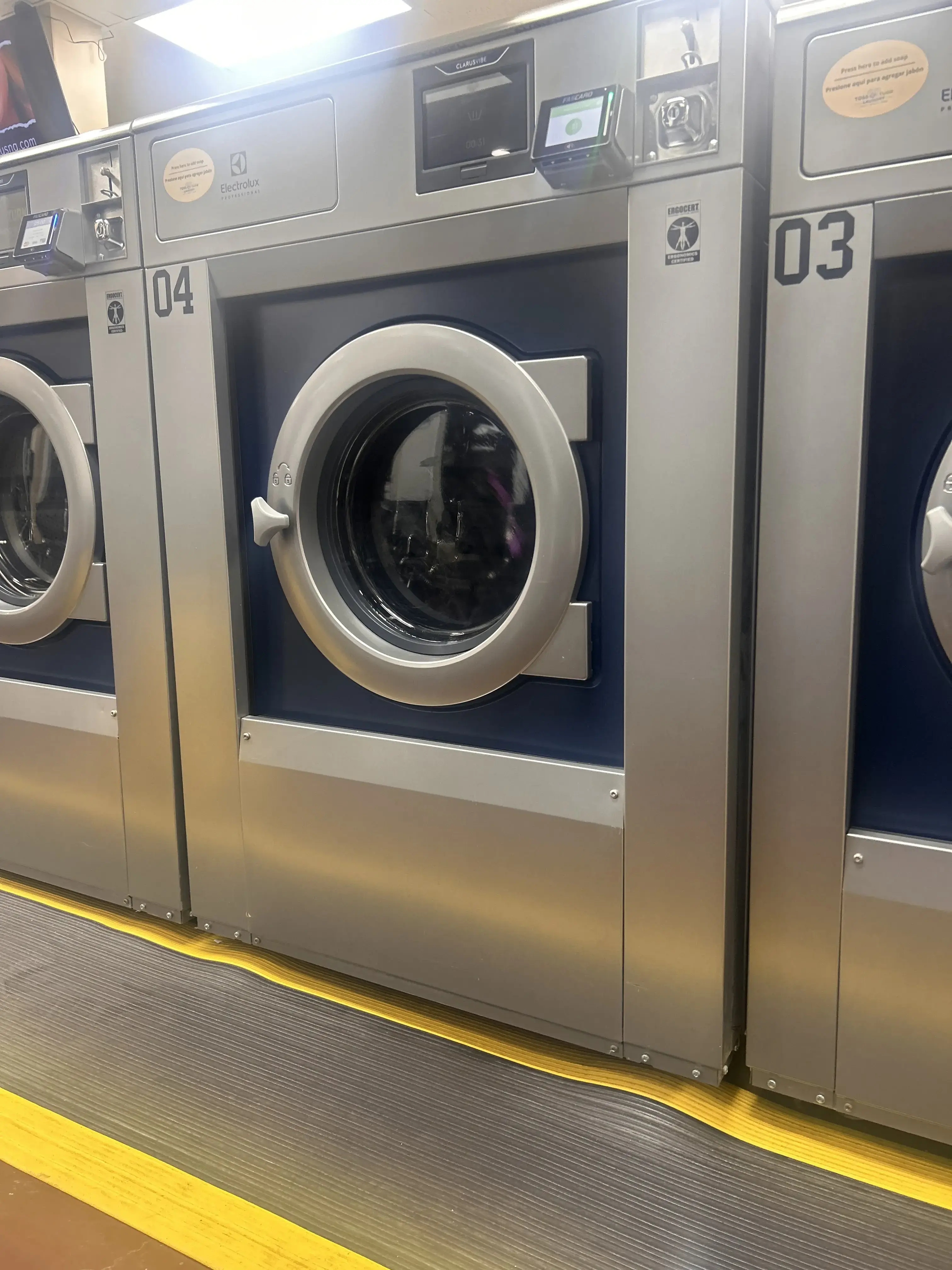 Toss N Turn Laundry - Image 17