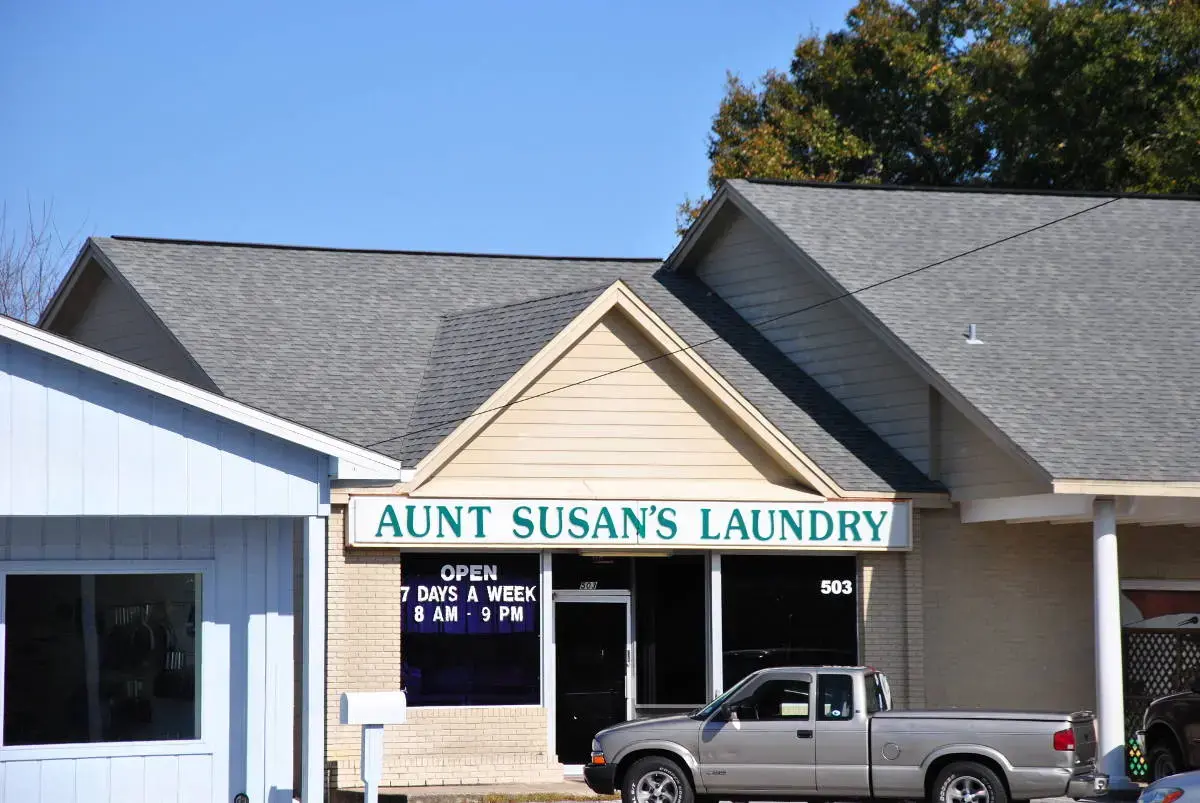 Total Laundry Services of Mary Esther thumbnail 3