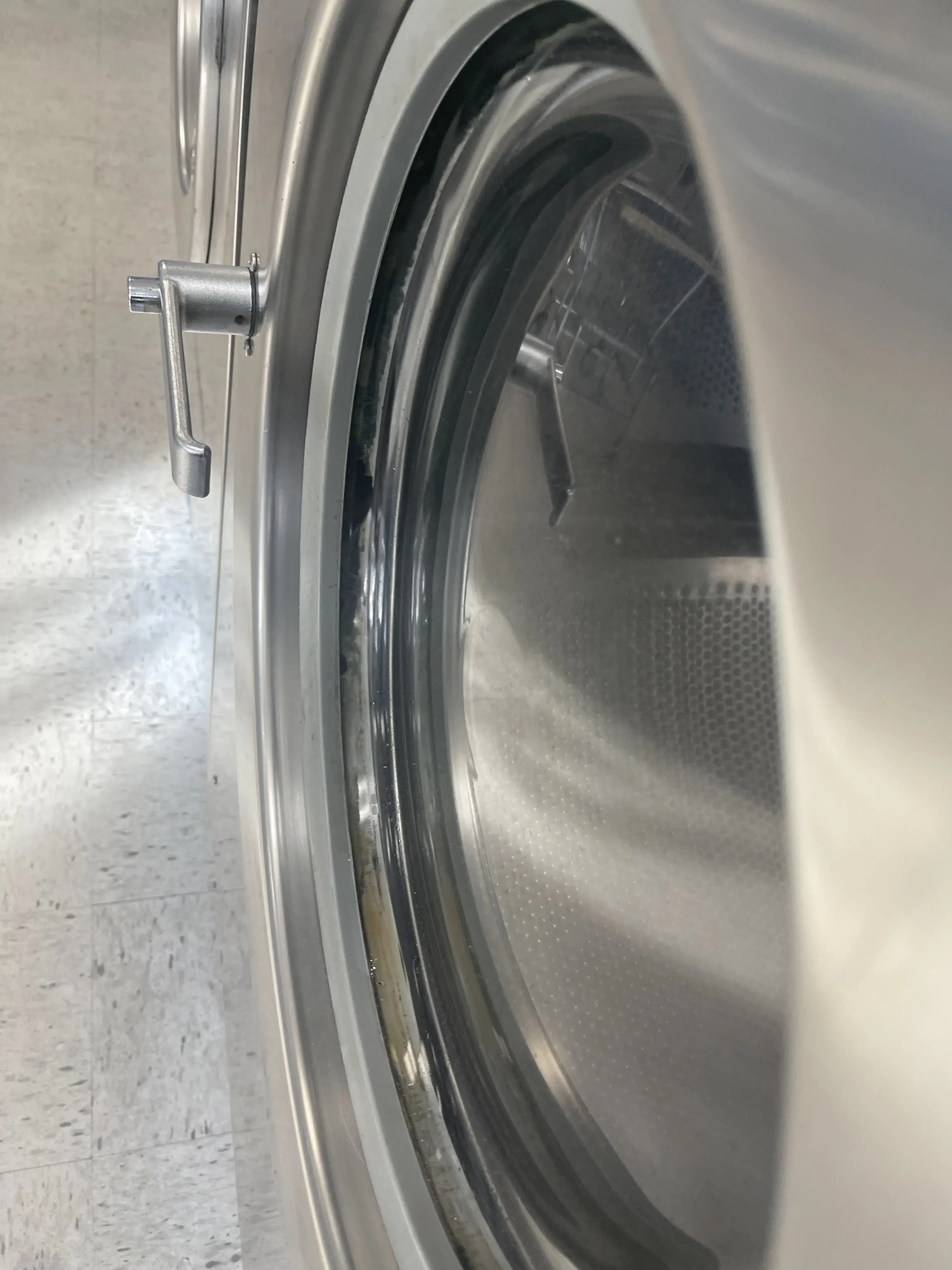 Totally Klean Laundromat - Image 11