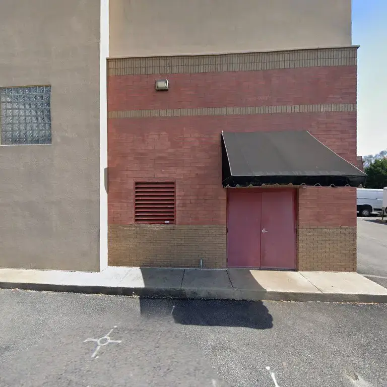 Town and Country Cleaners - Image 9