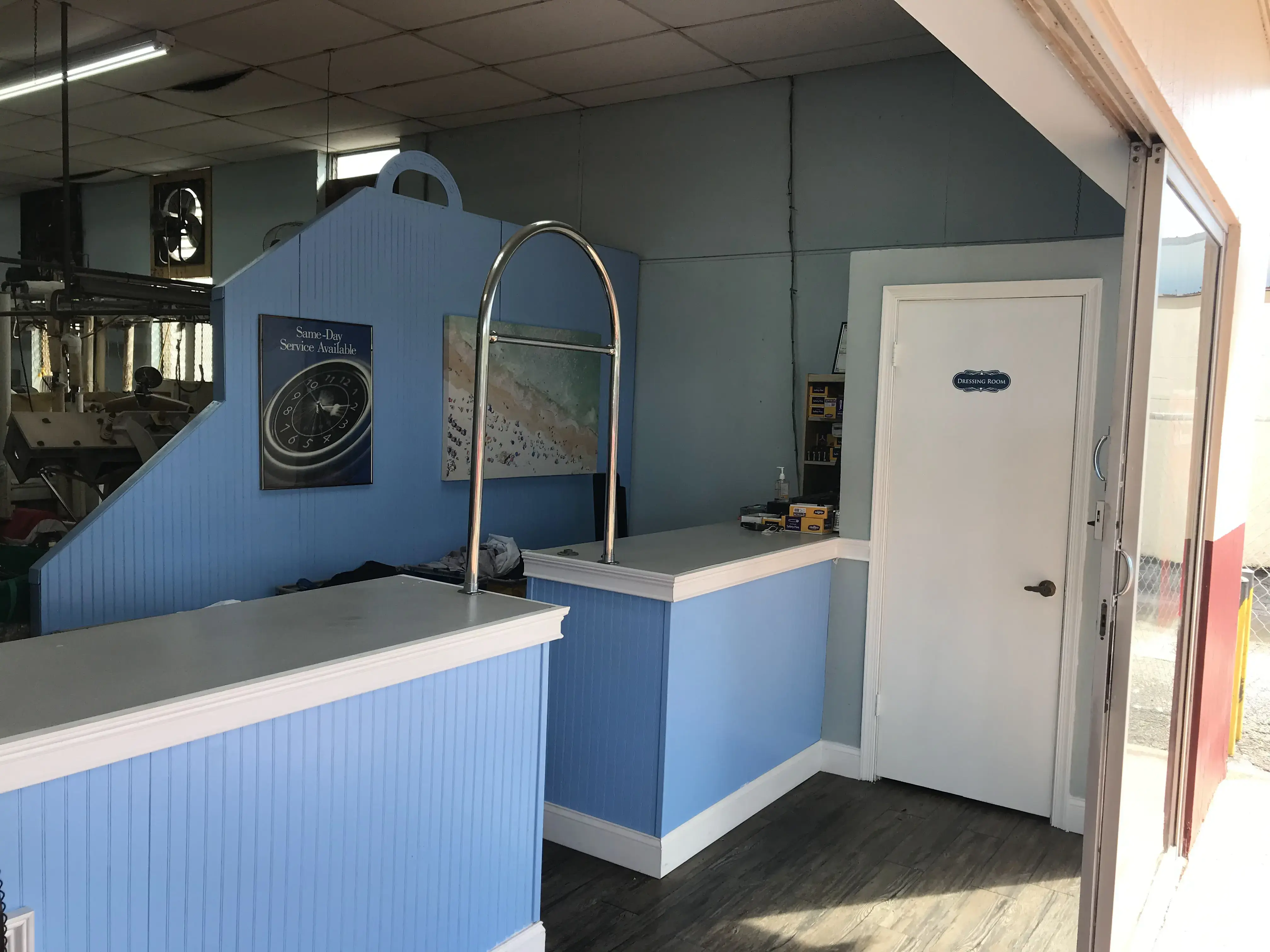 Town and Country Cleaners - Image 15