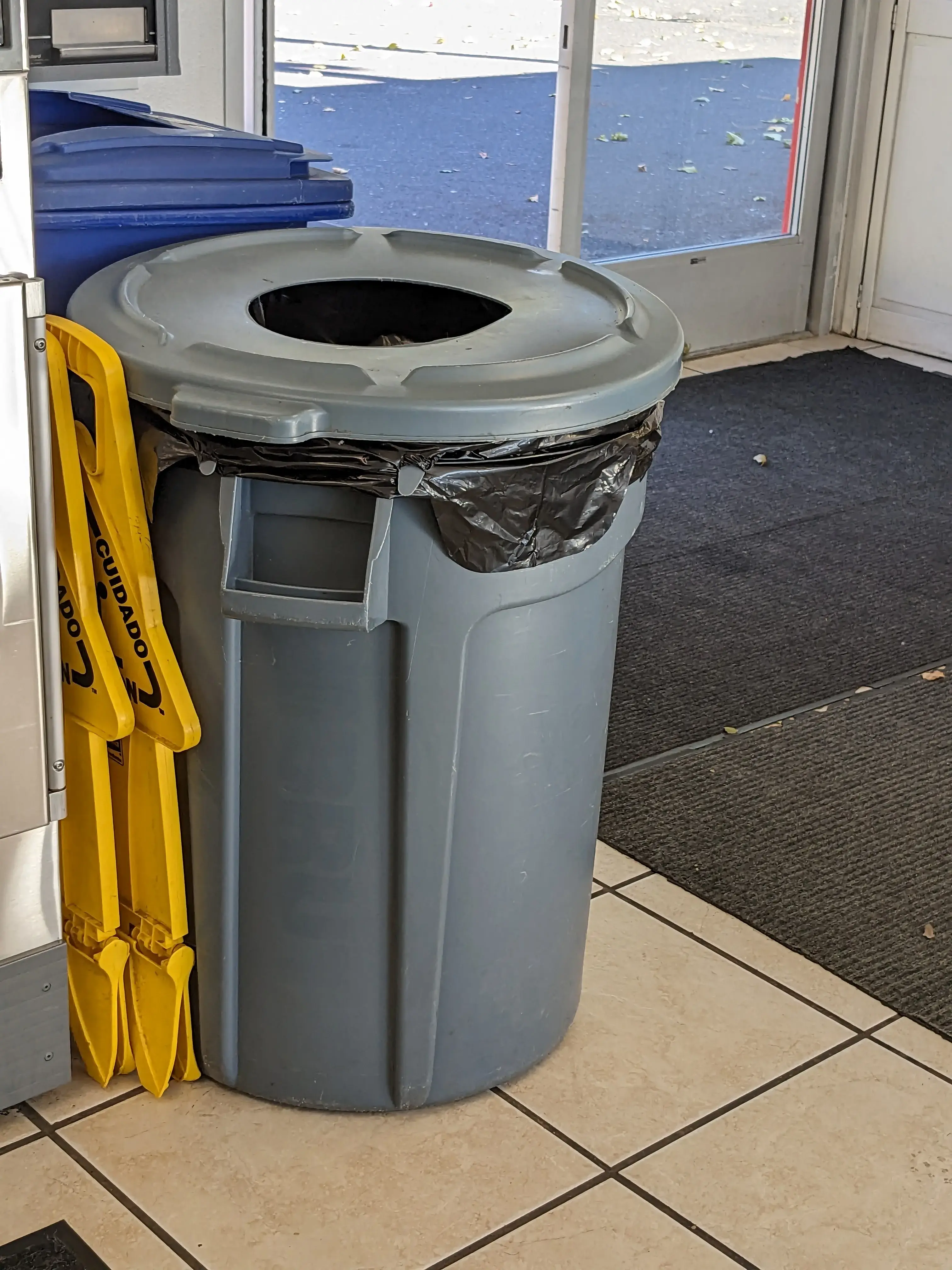 Town Center Laundromat thumbnail 17