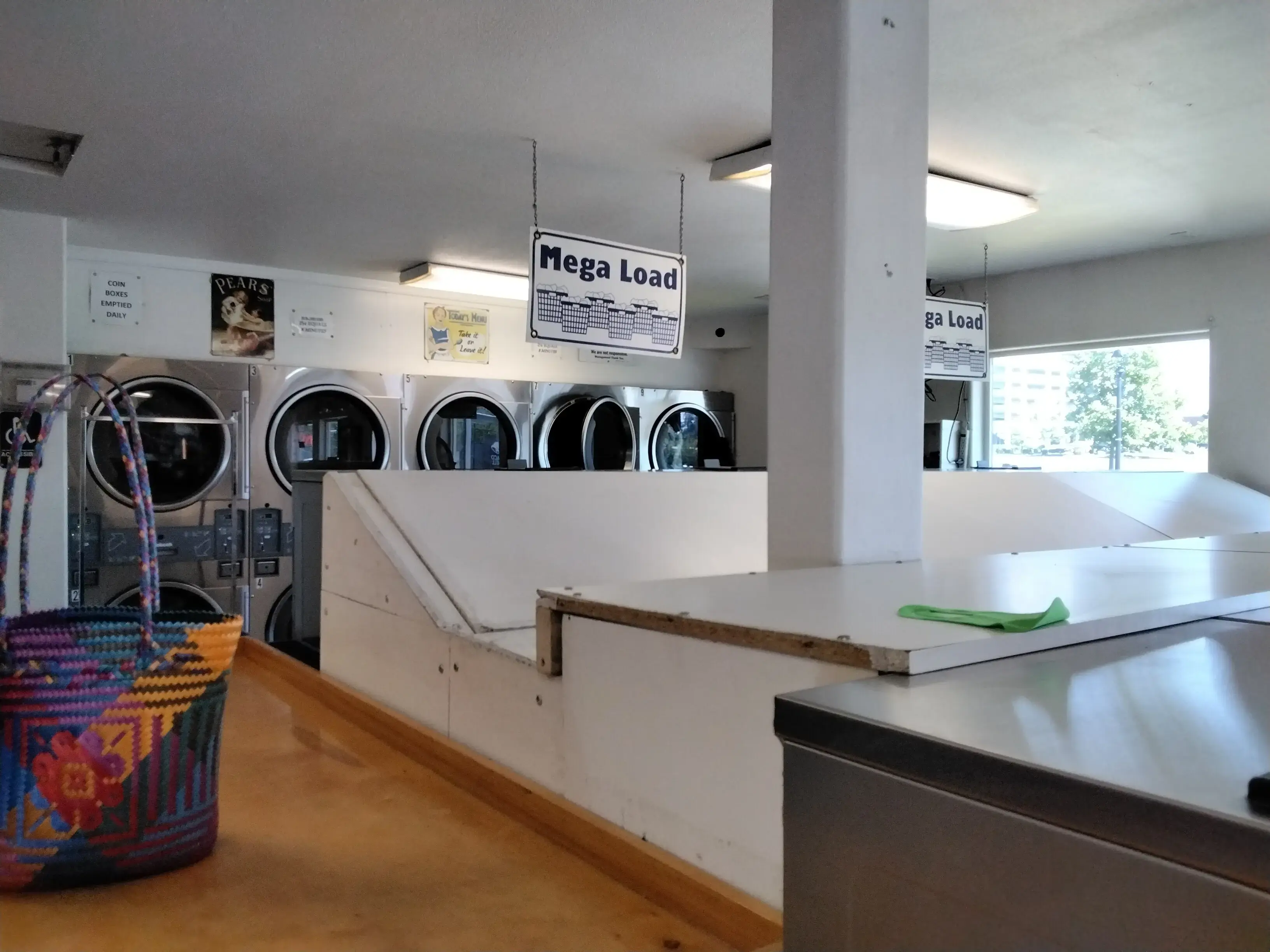 Town Center Laundromat thumbnail 7