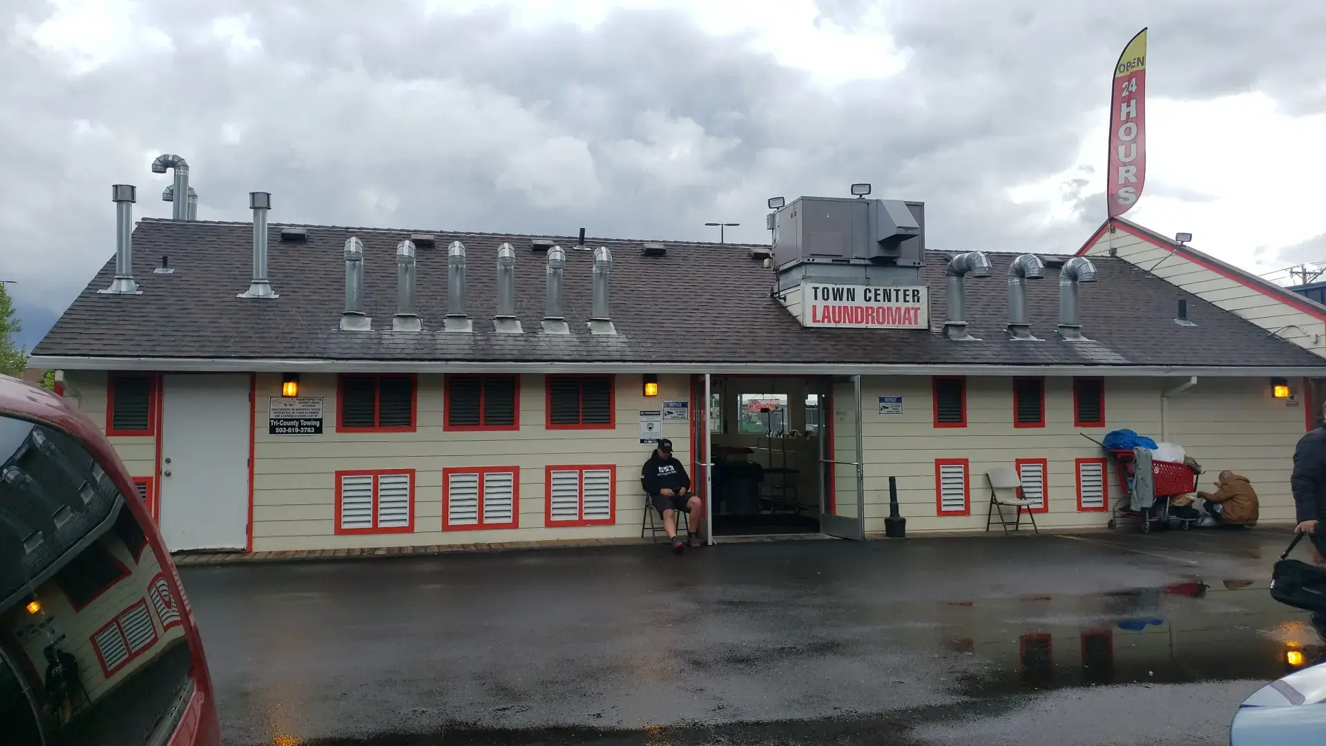 Town Center Laundromat - Image 2