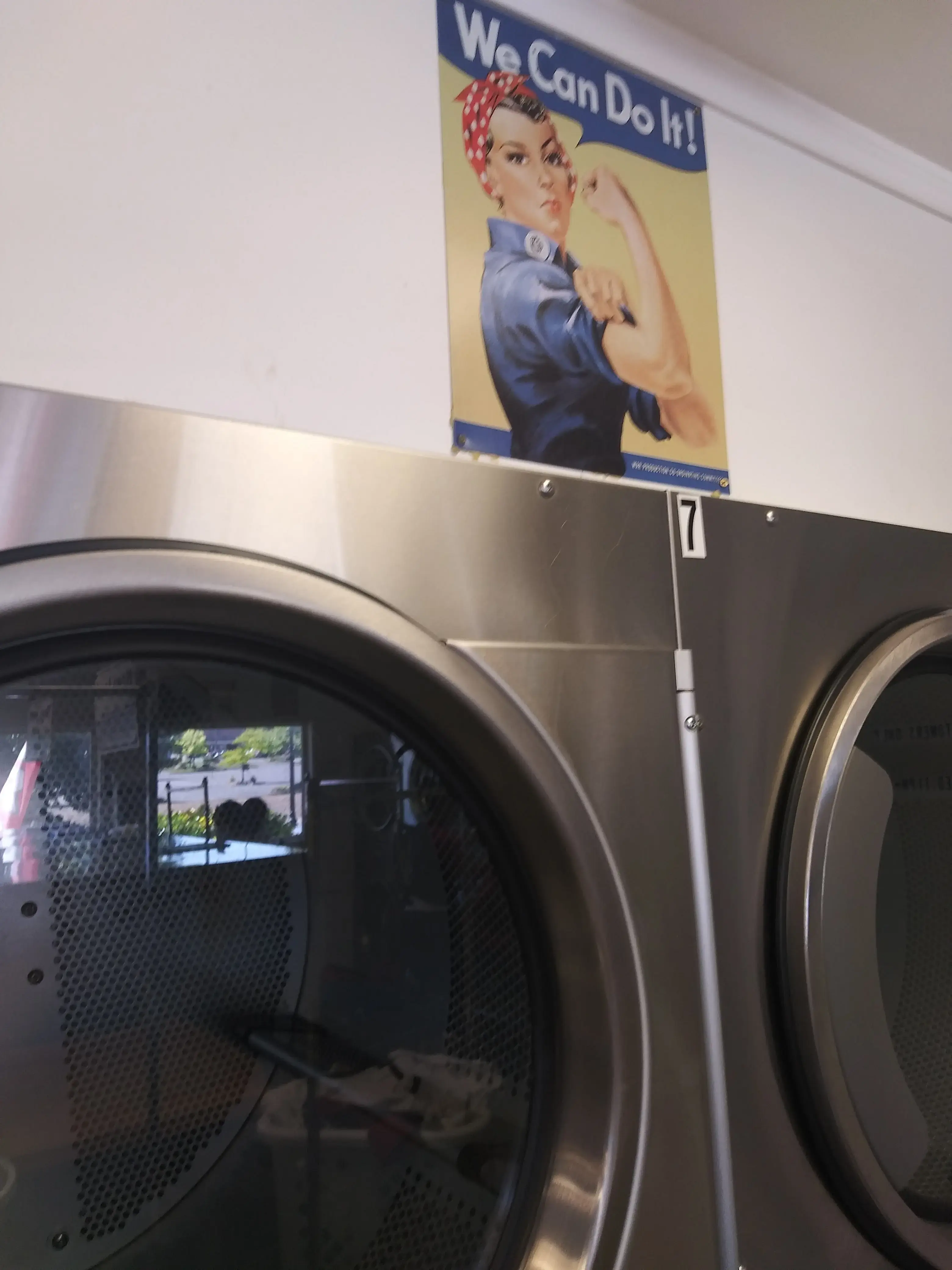 Town Center Laundromat thumbnail 9