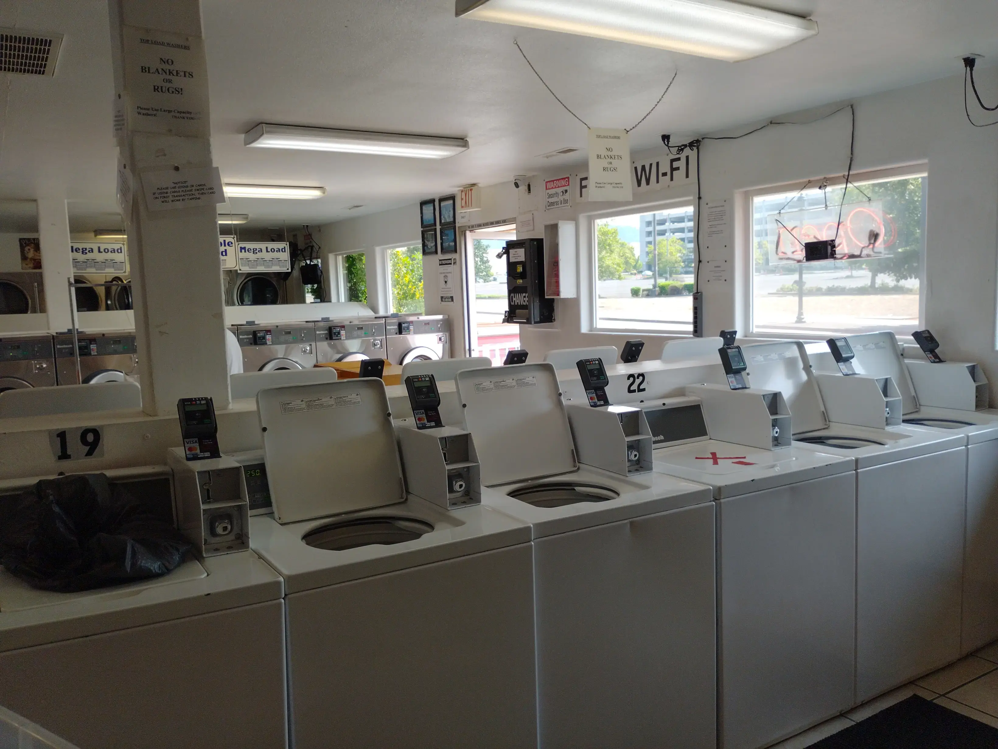 Town Center Laundromat - Image 3