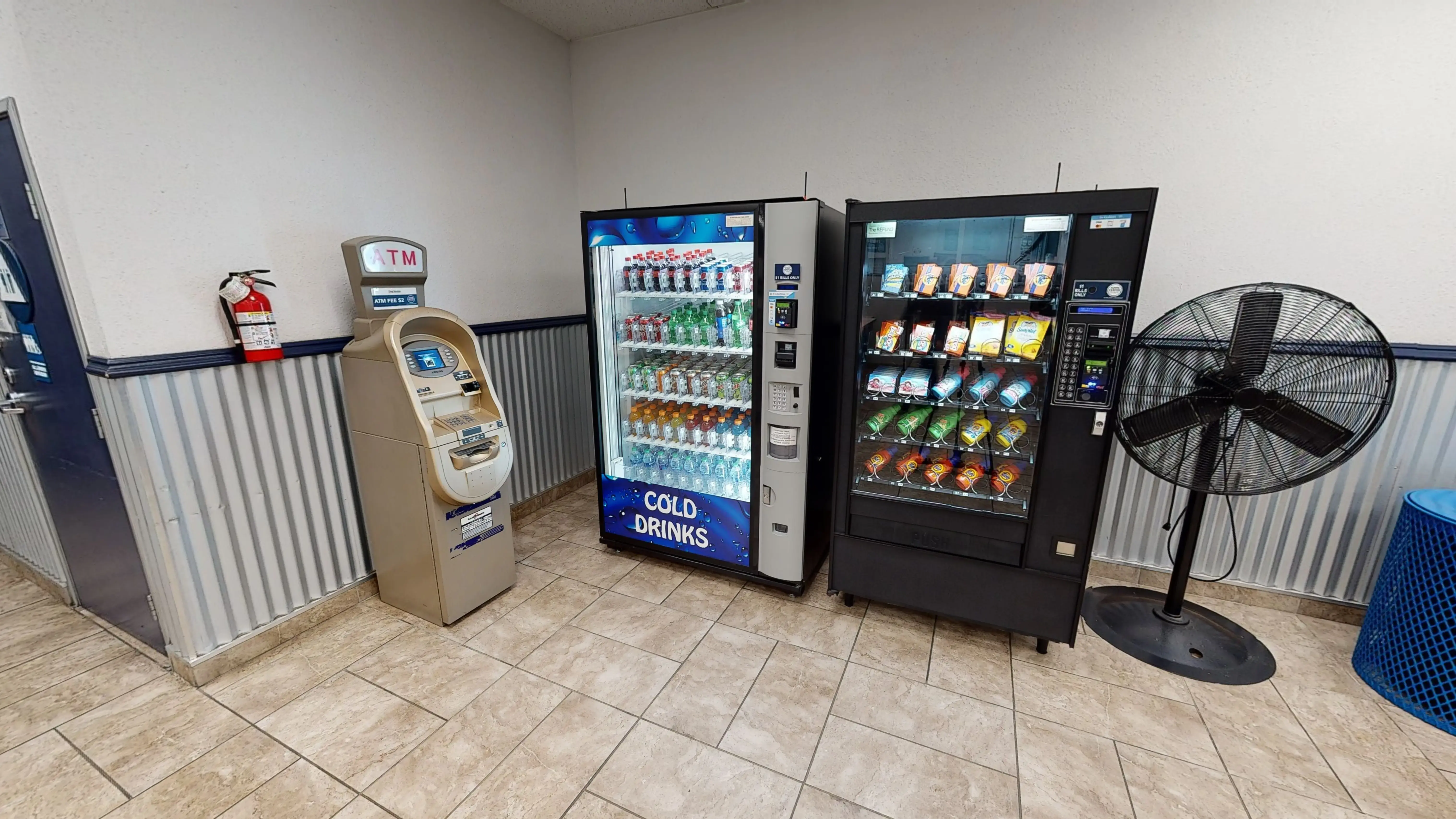 Town Center Laundromat thumbnail 3