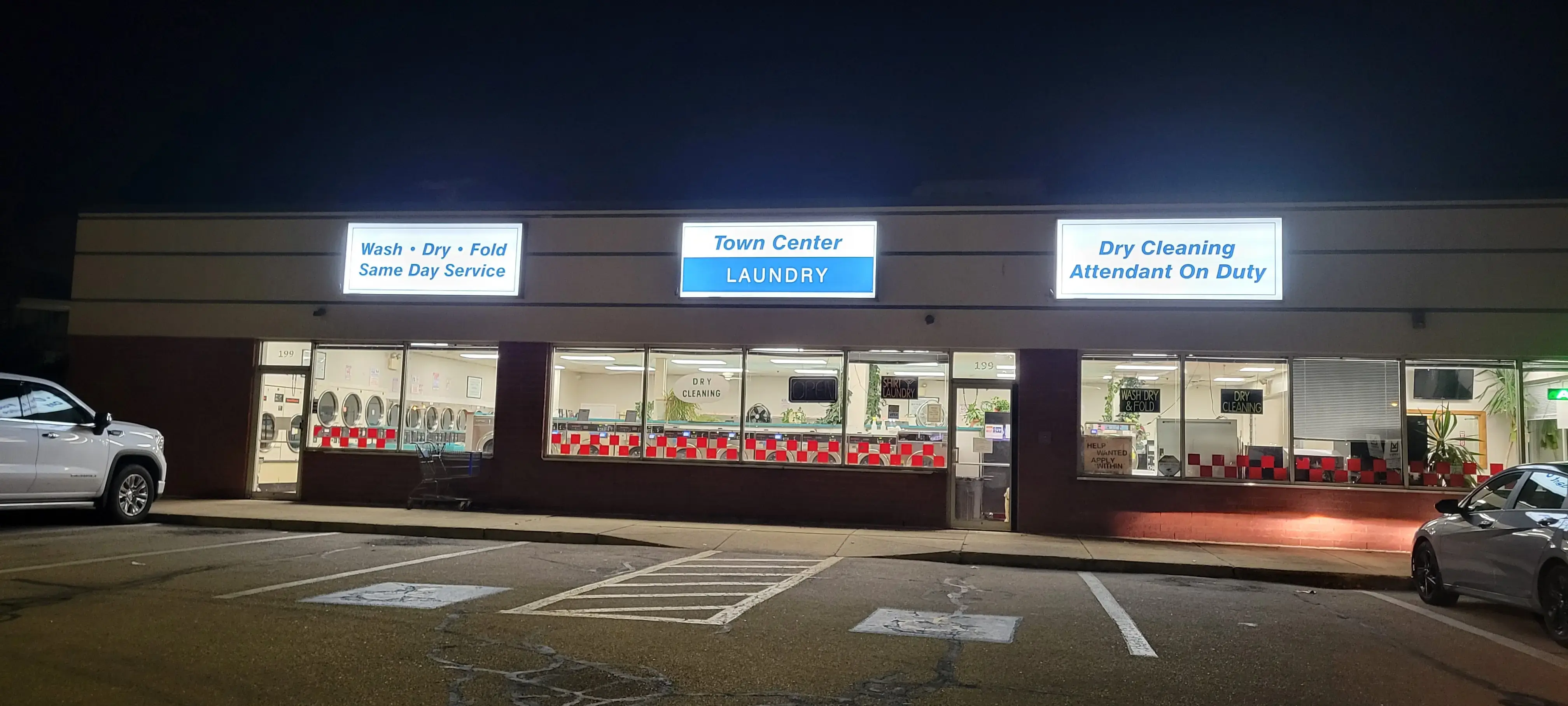 Town Center Laundry thumbnail 20