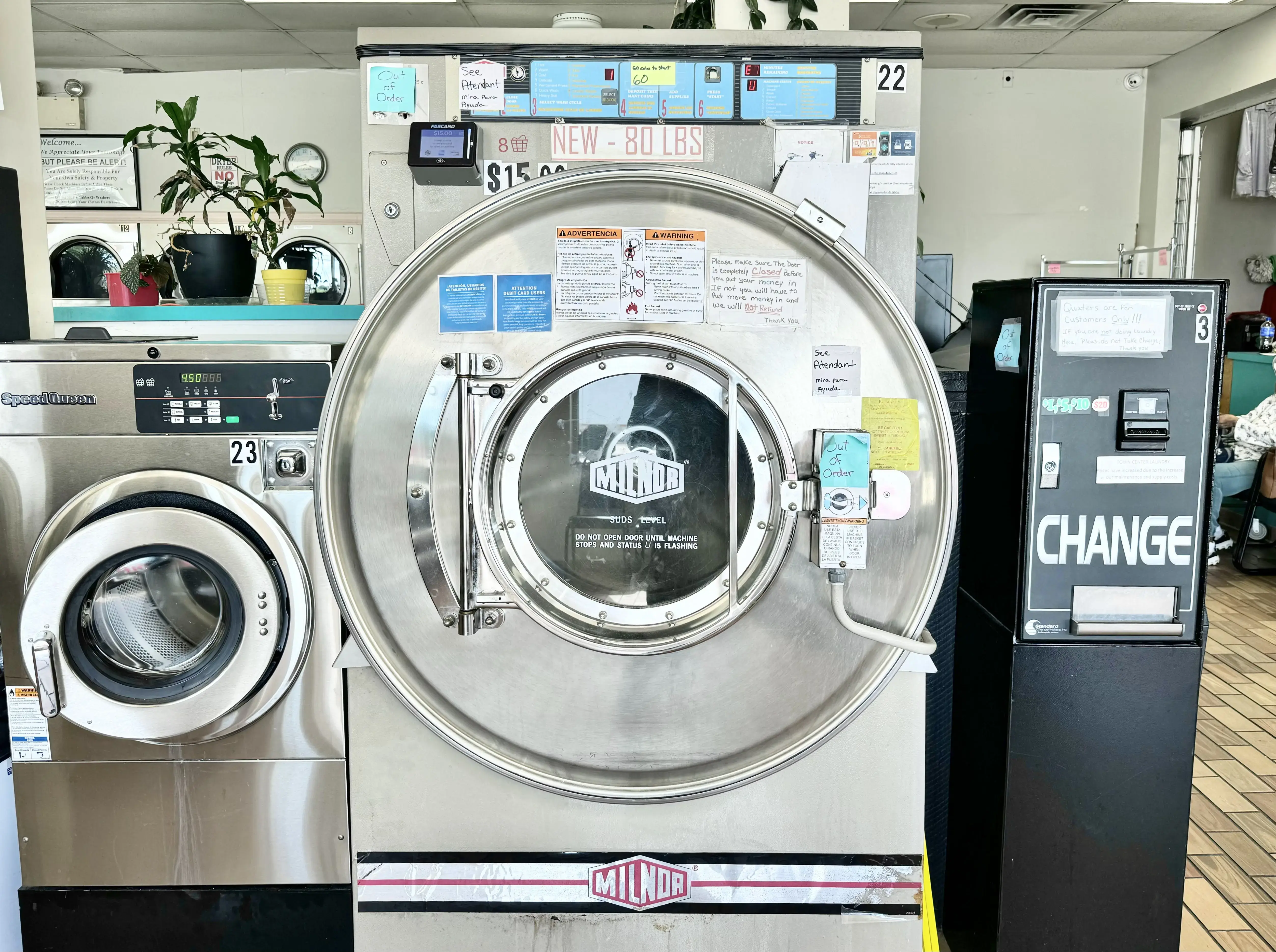 Town Center Laundry thumbnail 4