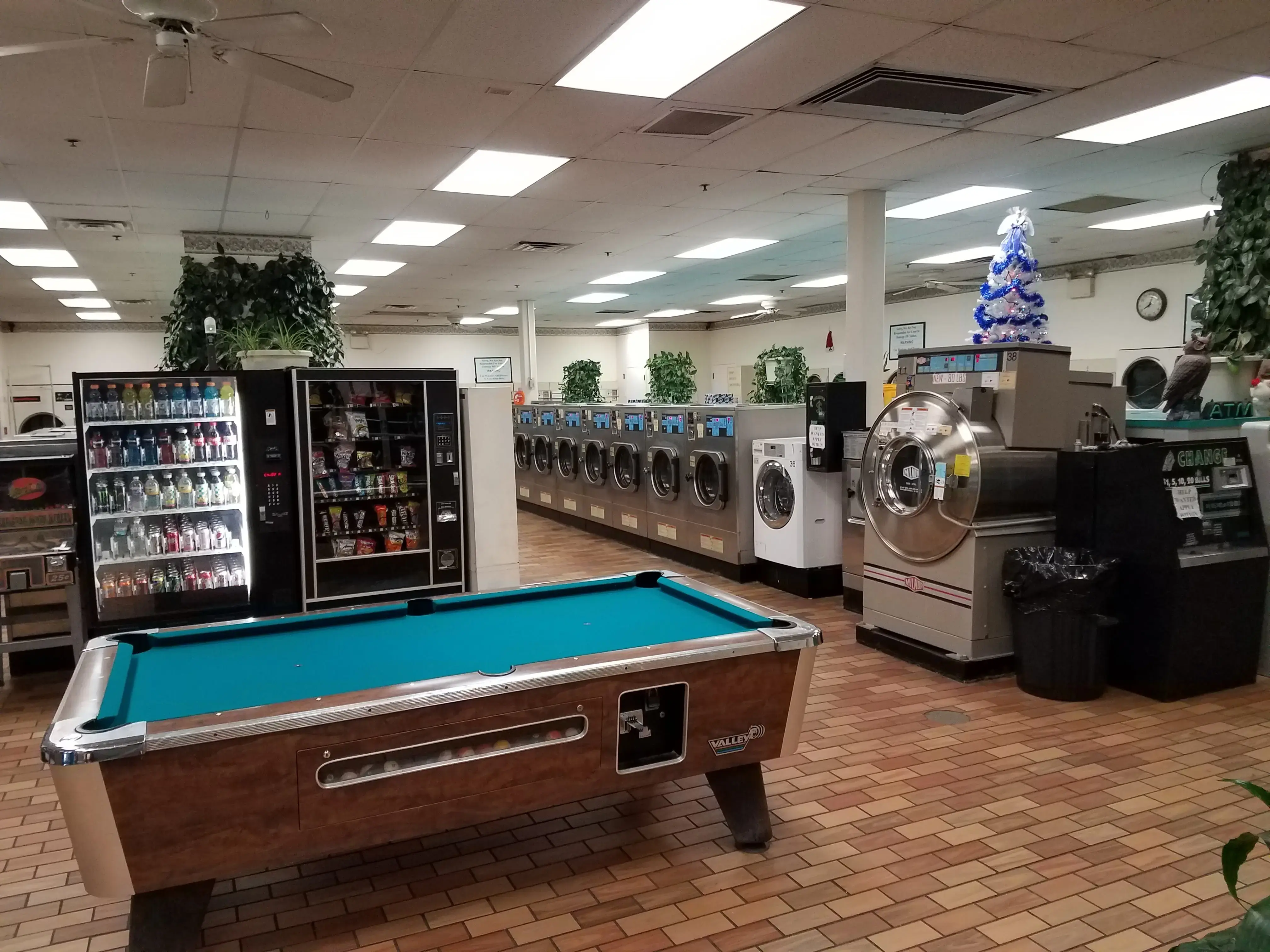Town Center Laundry thumbnail 3