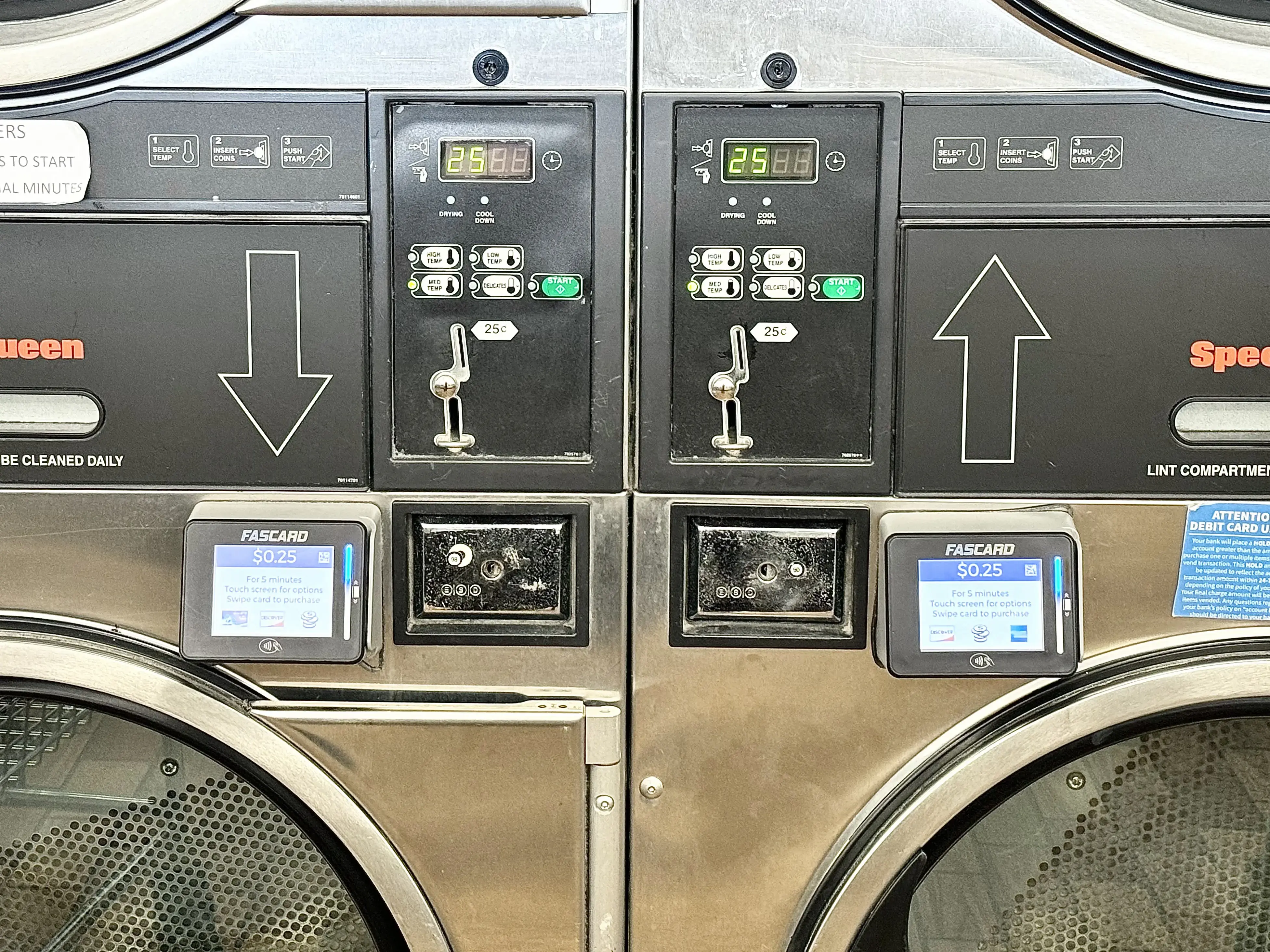 Town Center Laundry thumbnail 6