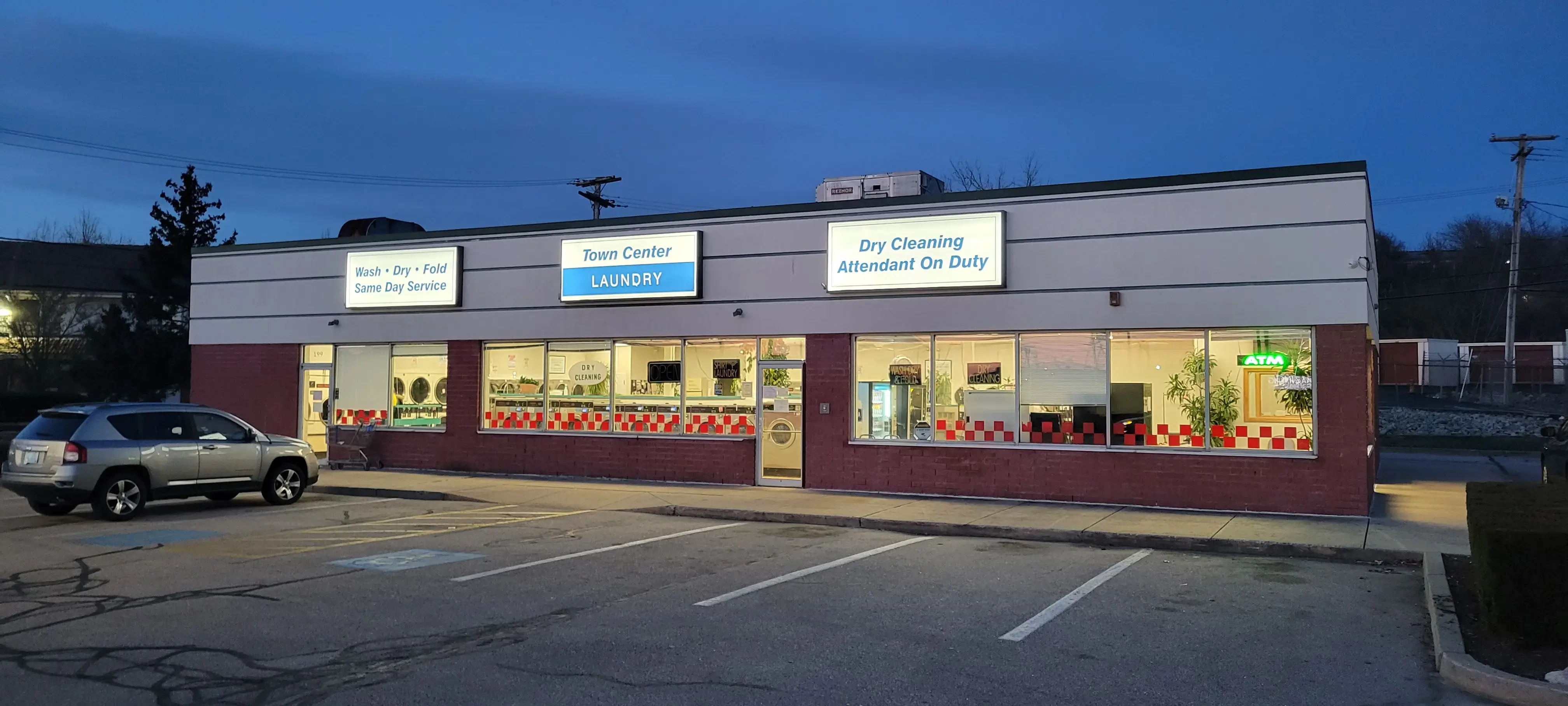 Town Center Laundry - Image 16