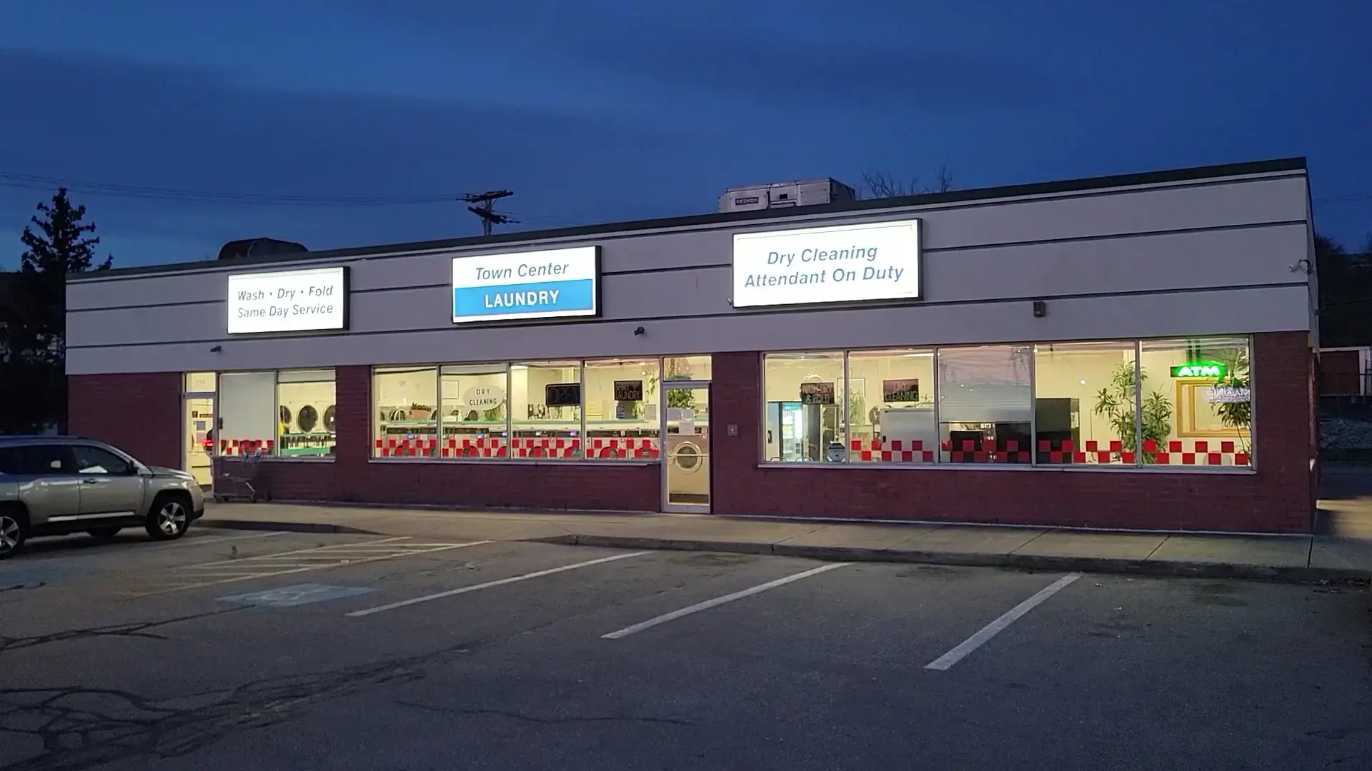 Town Center Laundry - Image 7