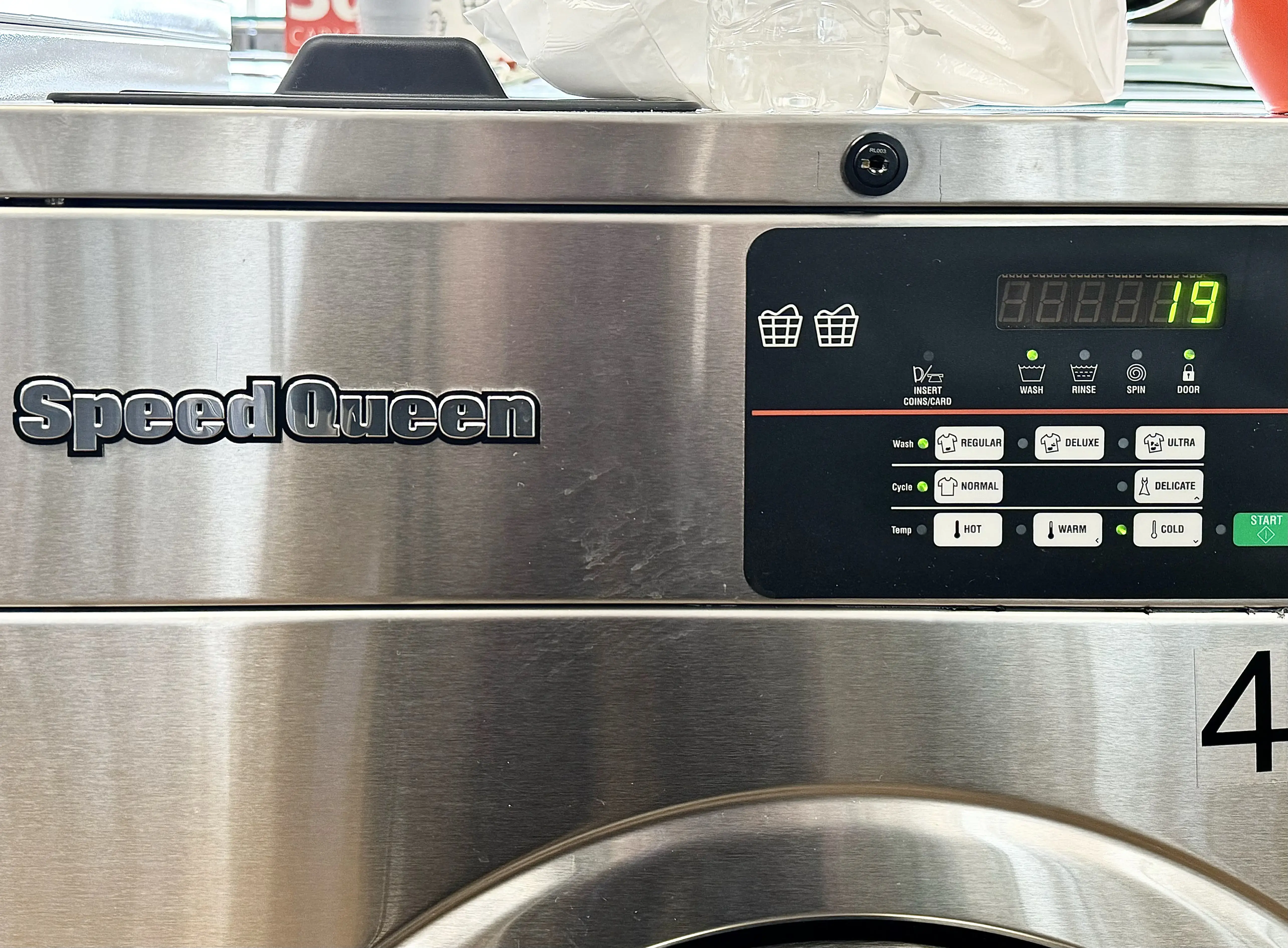 Town Center Laundry - Image 13