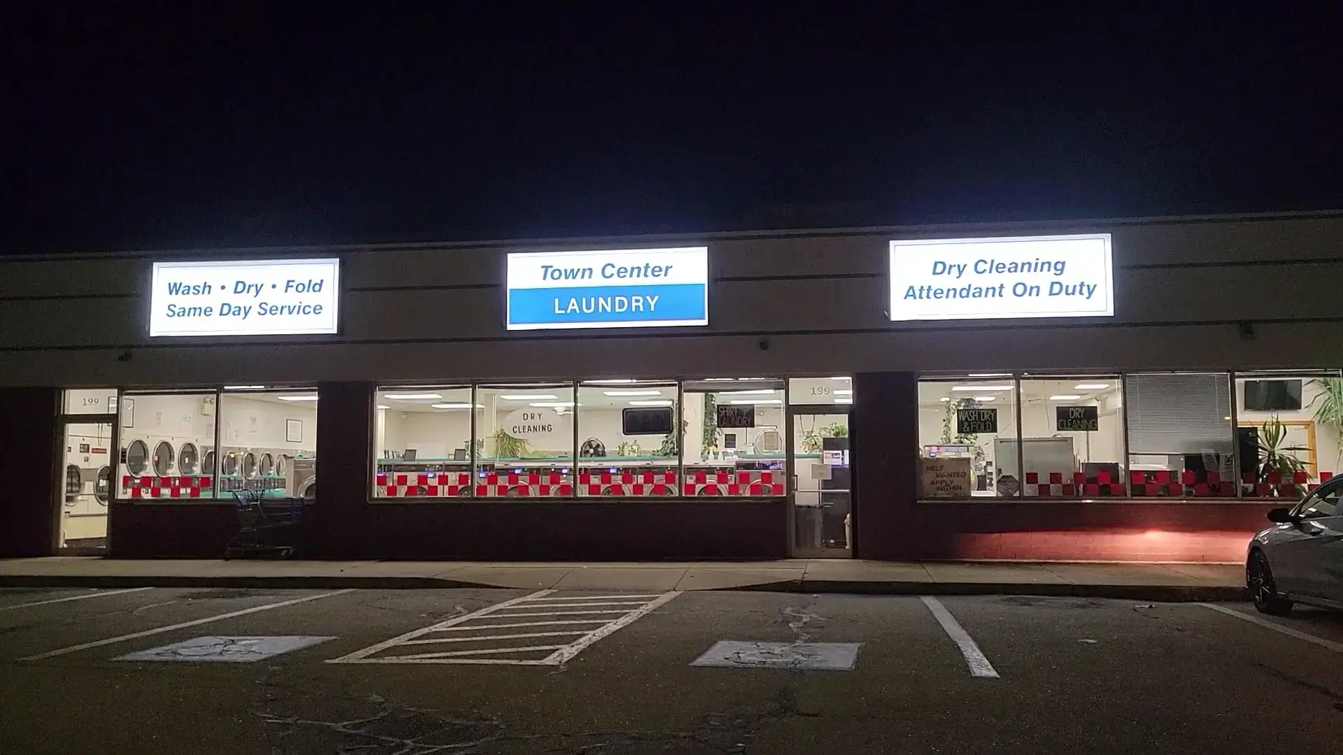Town Center Laundry thumbnail 17