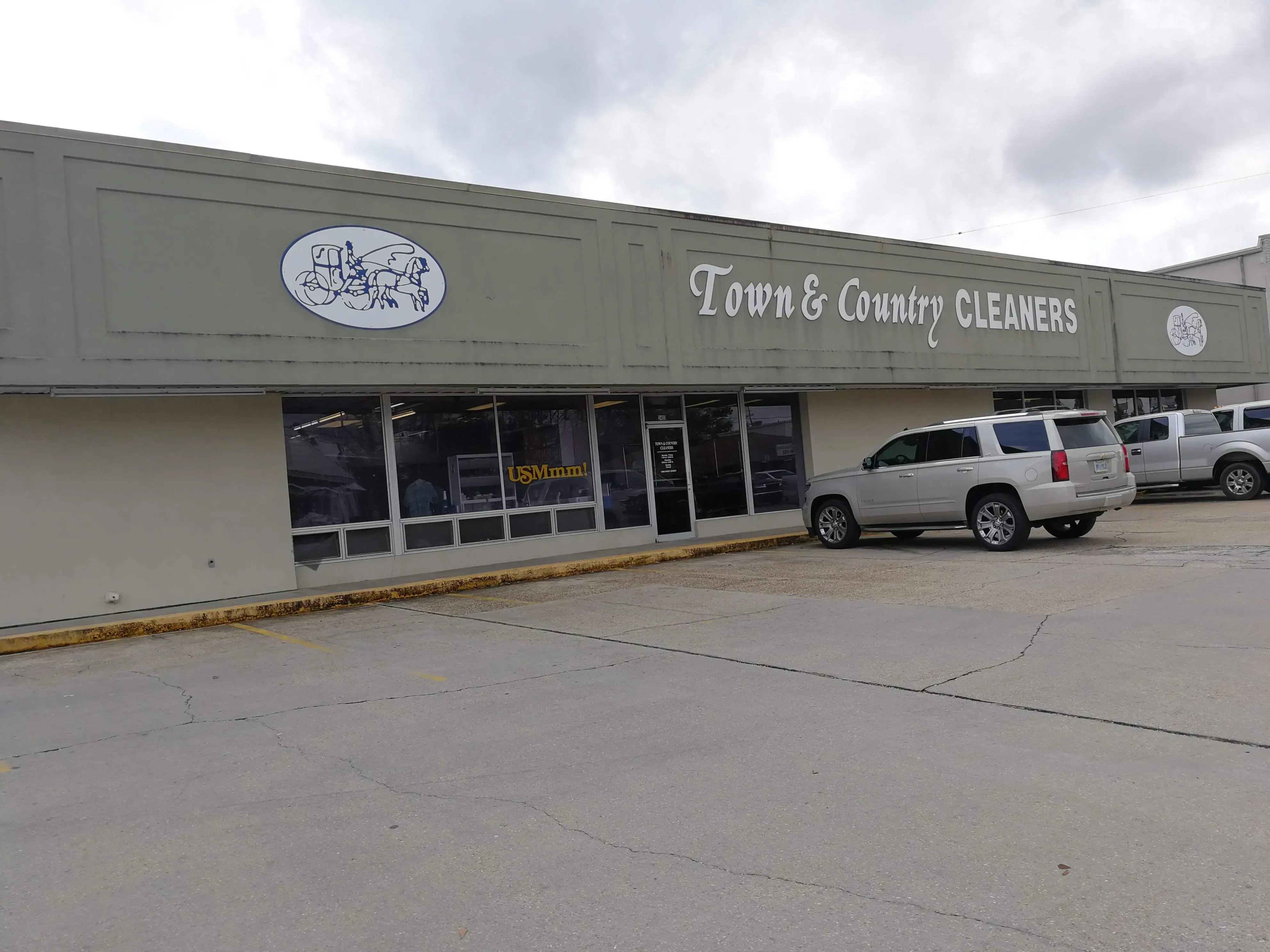 Town & Country Cleaners thumbnail 3