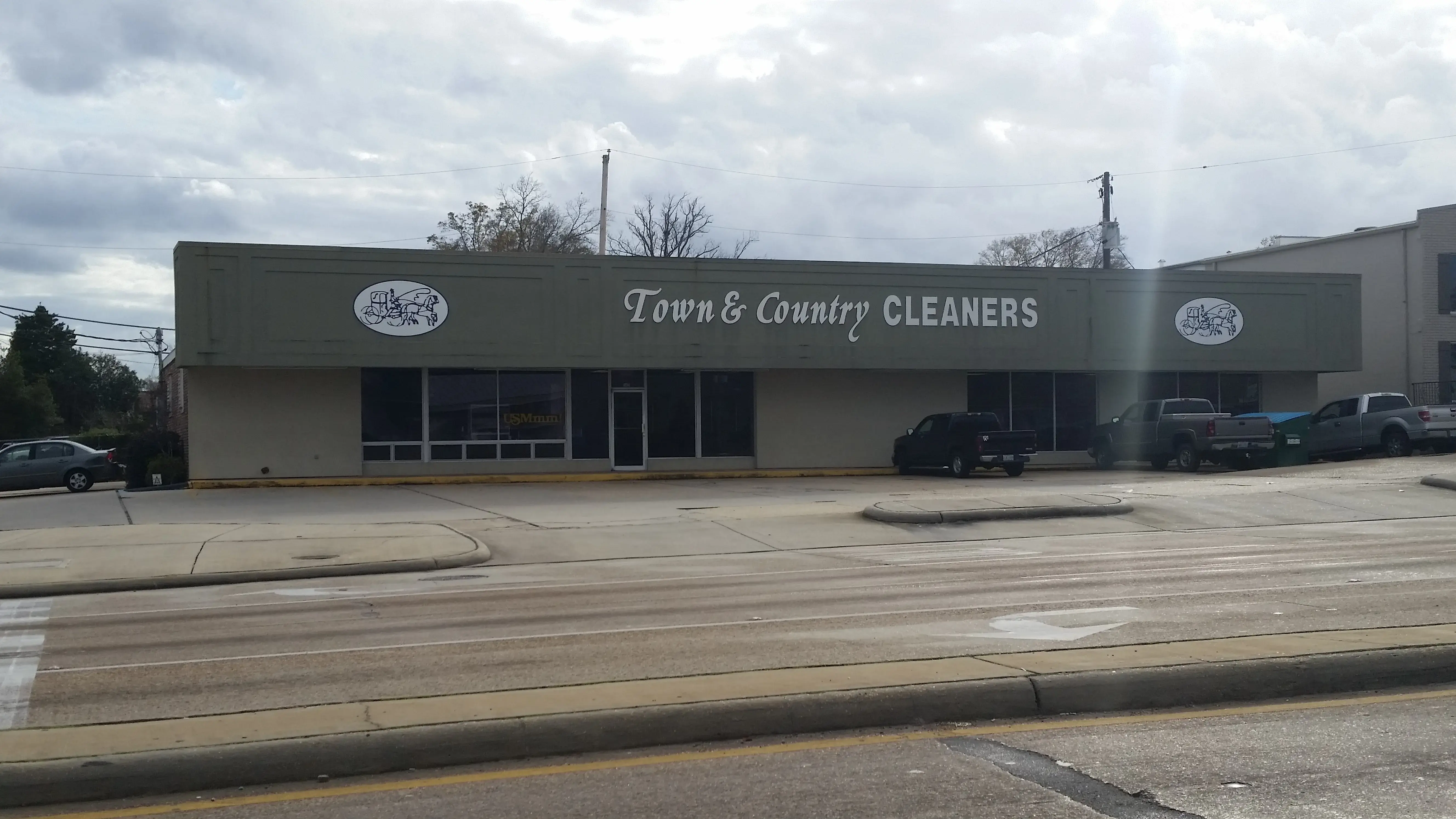 Town & Country Cleaners thumbnail 1