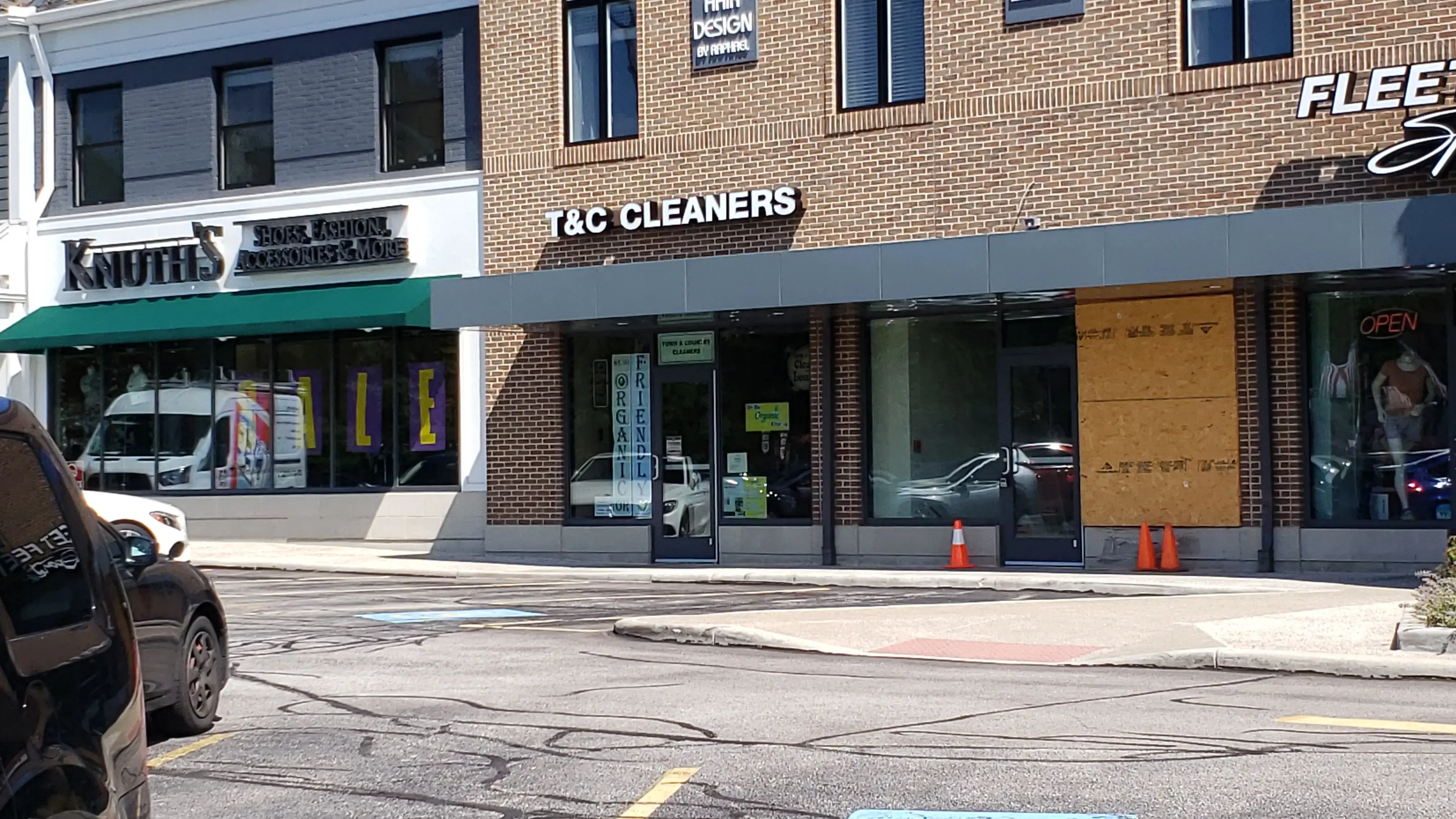 Town & Country Cleaners thumbnail 2