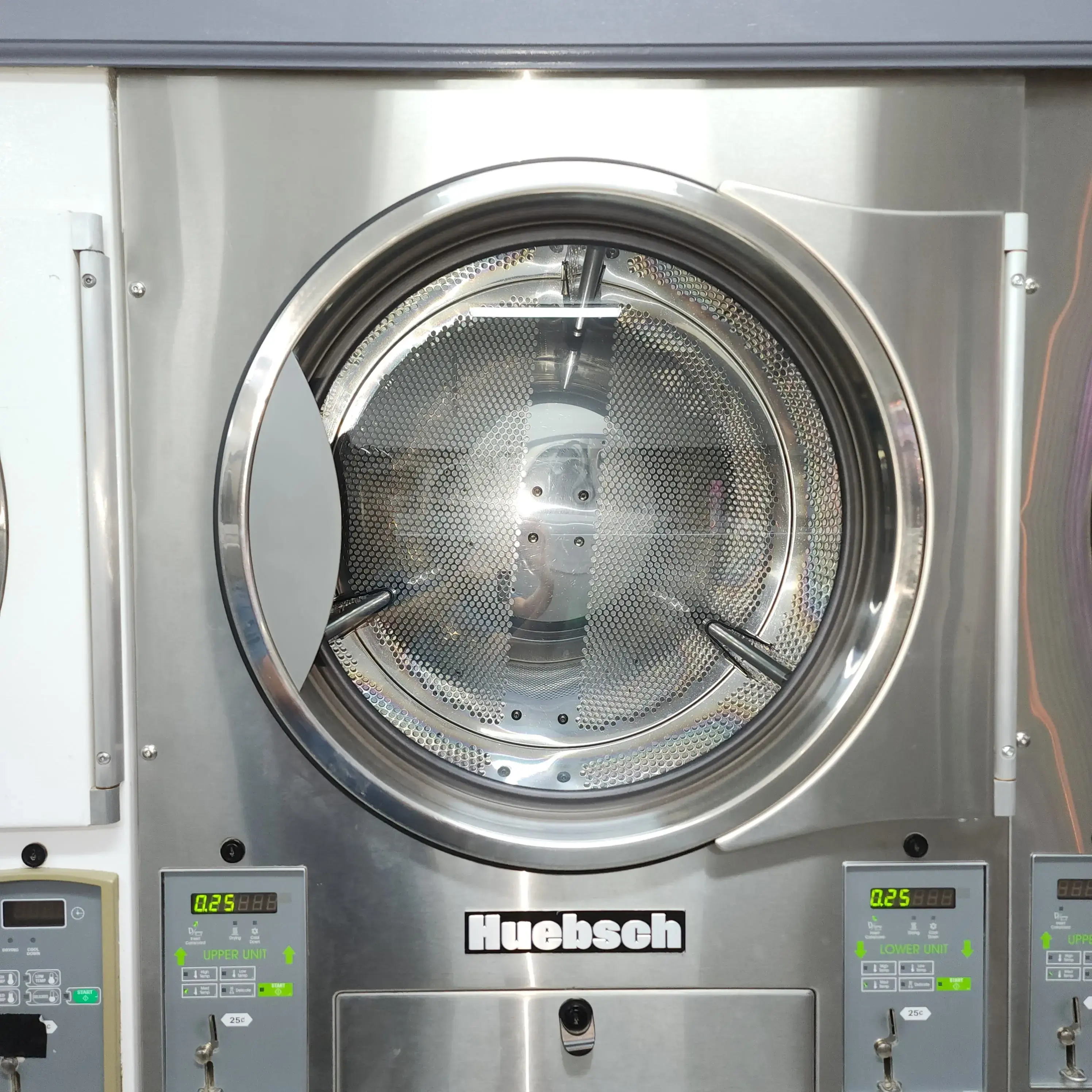 Town & Country Laundromat thumbnail 11