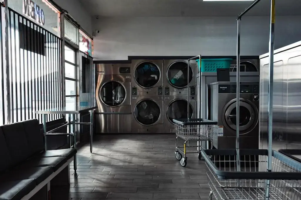 Town & Country Laundromat thumbnail 12
